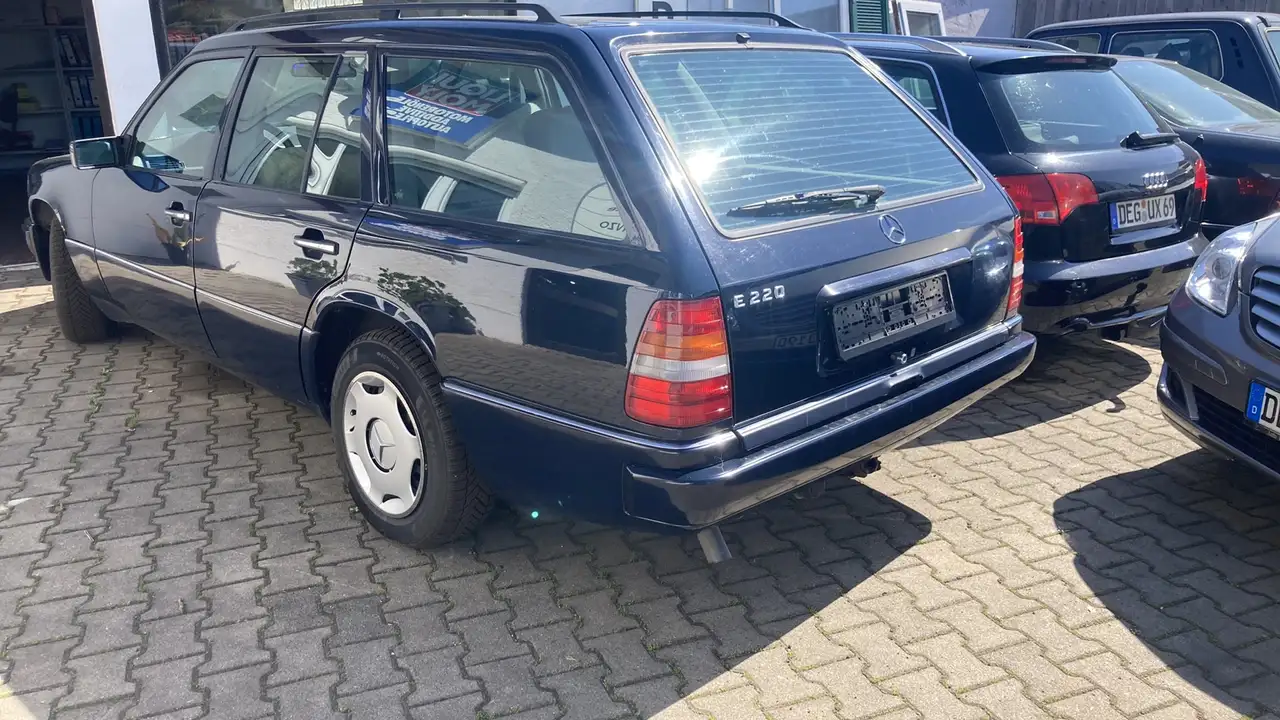 Mercedes-Benz E 220 T, foto 4