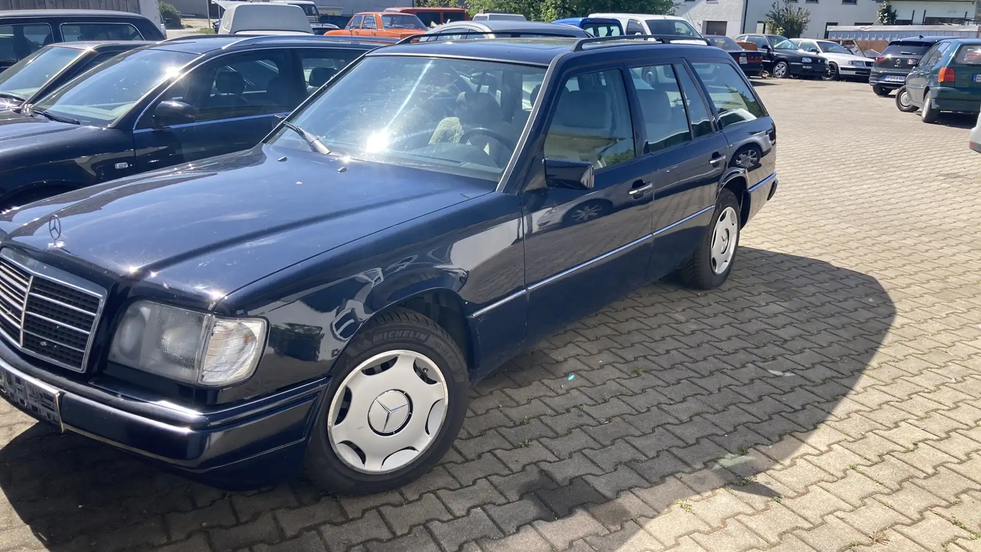 Mercedes-Benz E 220 T Kék - 1