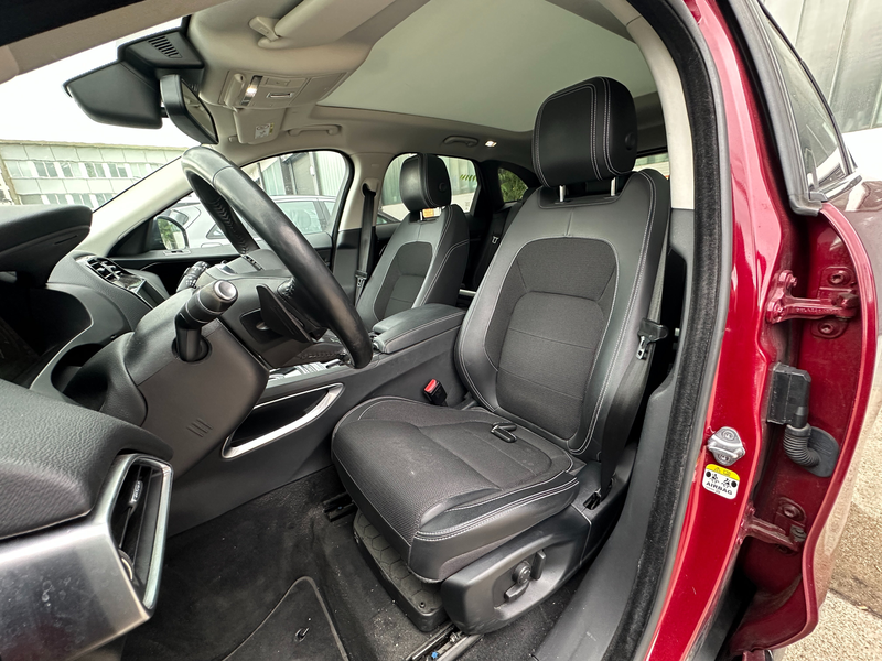 Jaguar F-Pace R-Sport AWD VOLL PANO MERIDIAN DIGITALTACHO KEYLES — photo 15