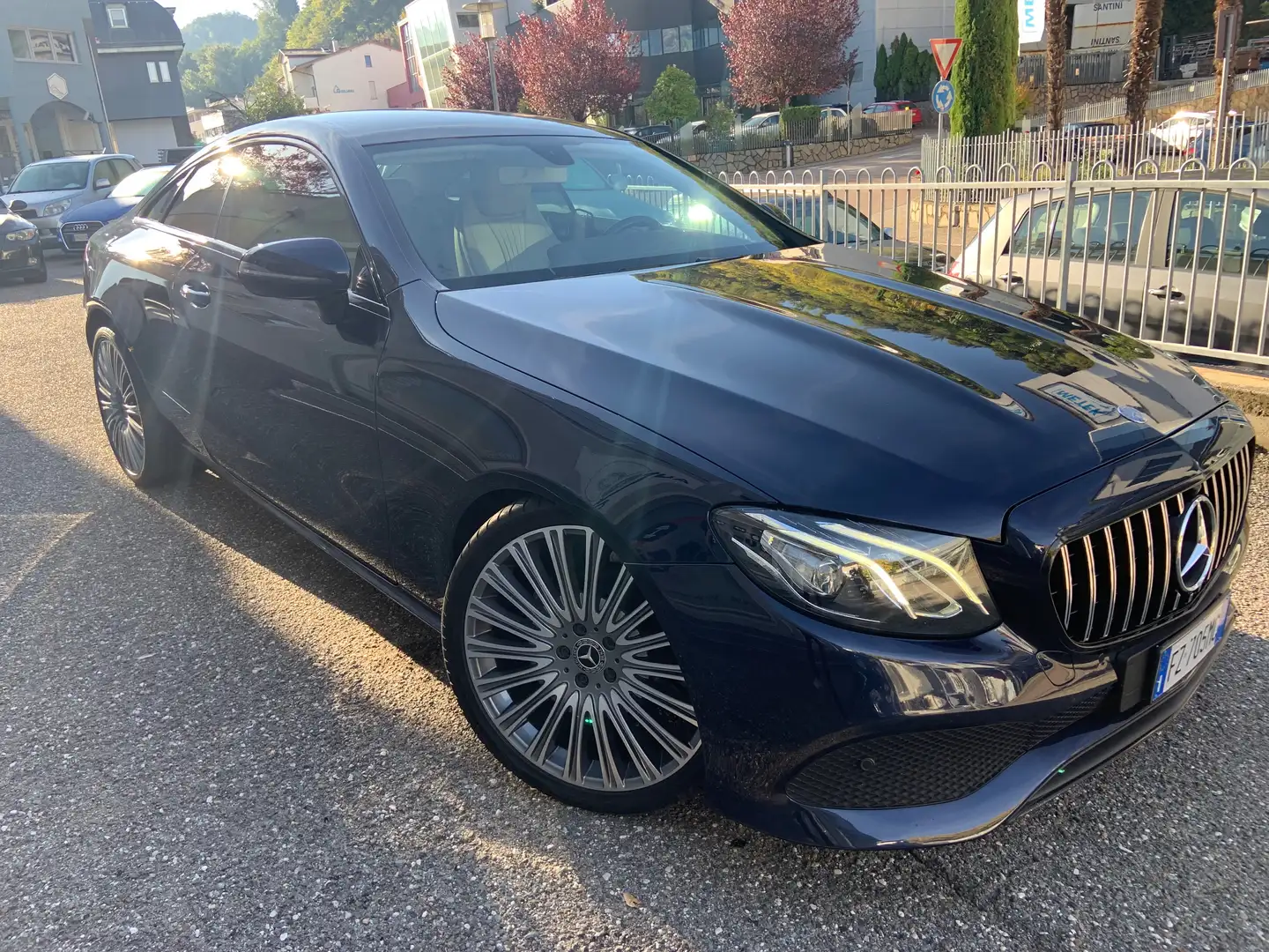 Mercedes-Benz E 220 E 220 d SPORT Azul - 2