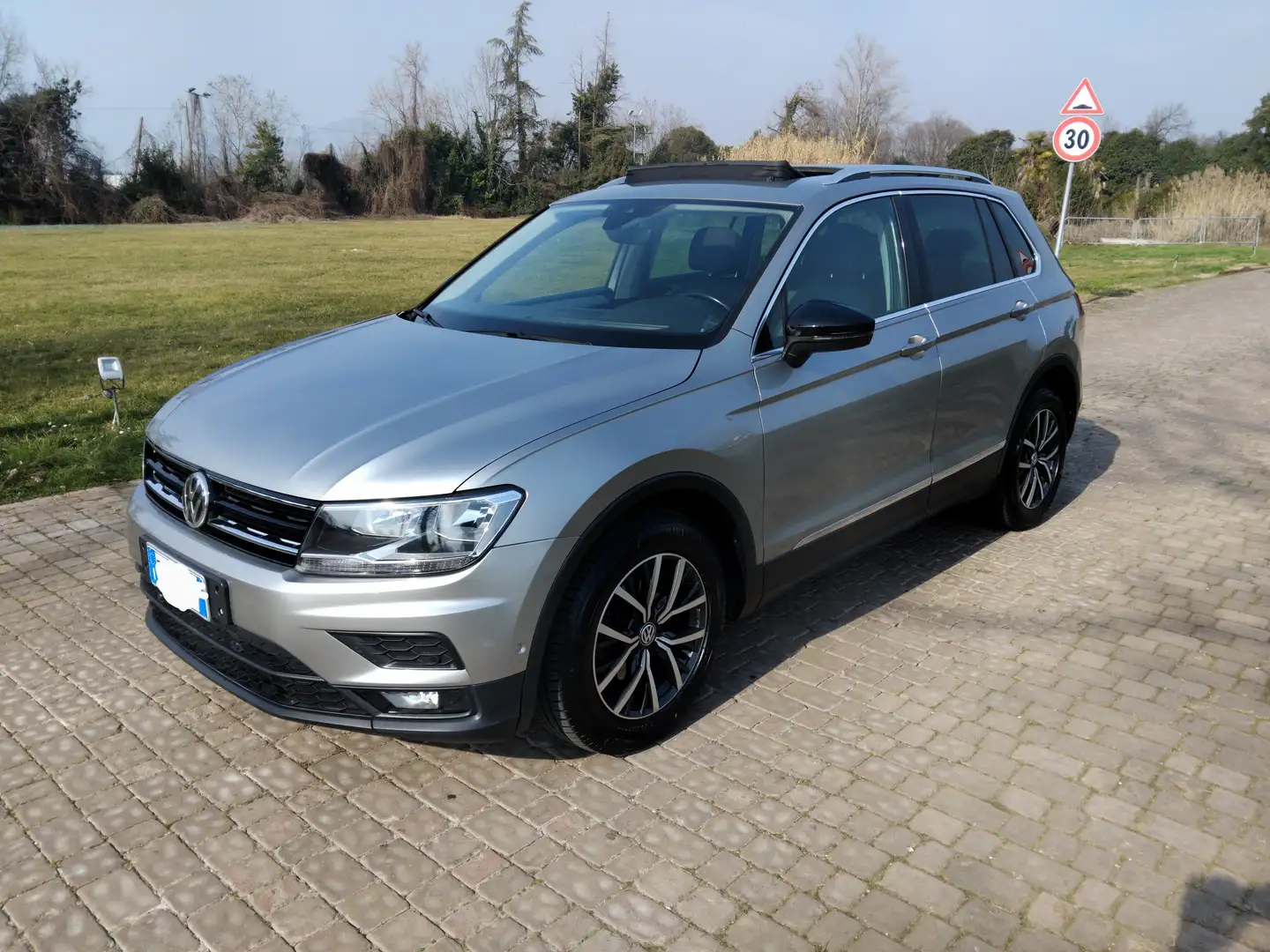Volkswagen Tiguan Tiguan II 2016 1.6 tdi Style 115cv Grigio - 1