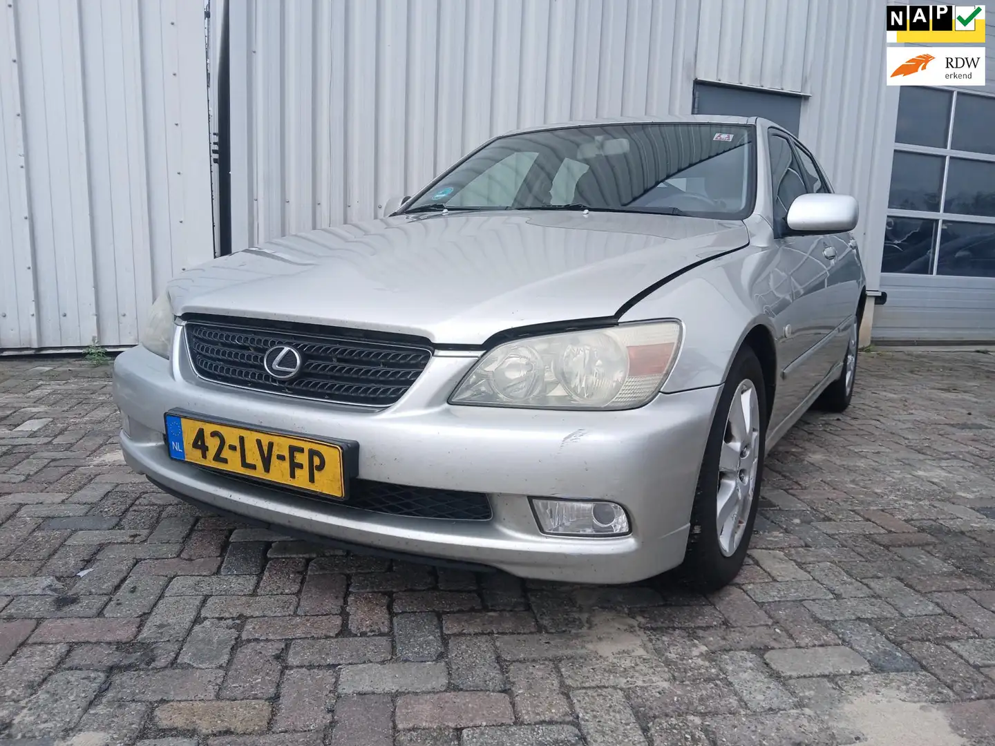 Lexus IS 200 SportCross Business - Airco - Motor Defect Grijs - 1