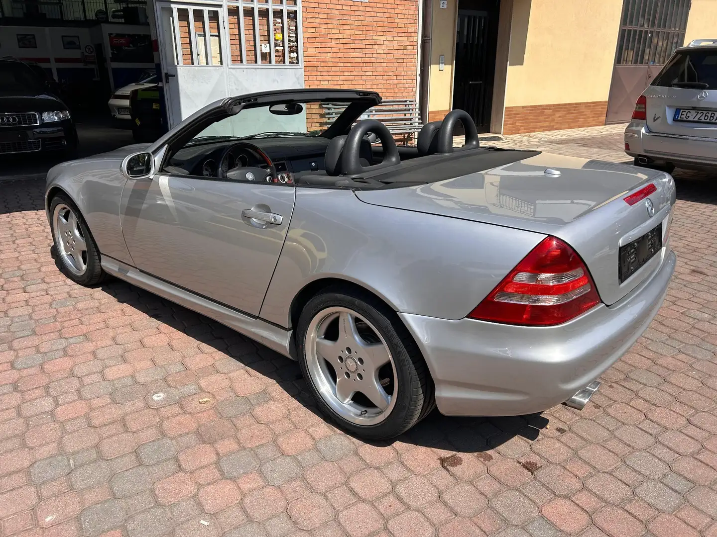 Mercedes-Benz SLK 320 amg - 2