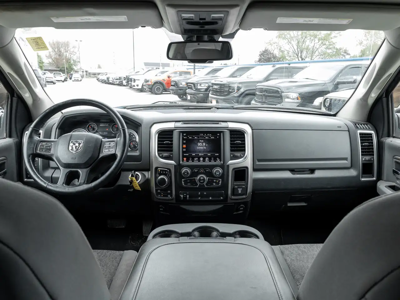 RAM 1500 снимка RAM 1500