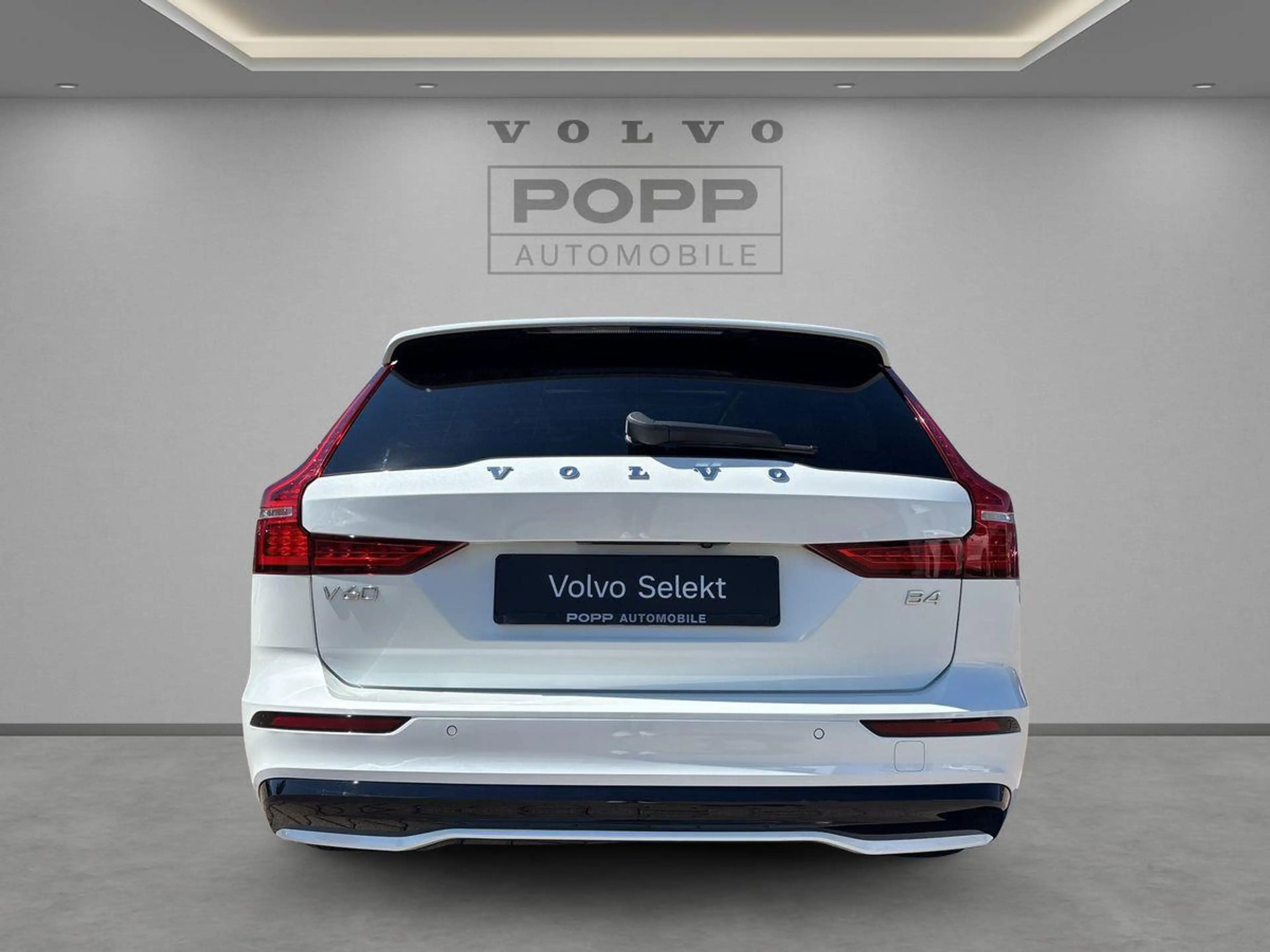 Volvo V60 B4 FWD Plus Dark 360° 4xSHZ ACC CAM HUD H/K — photo 4