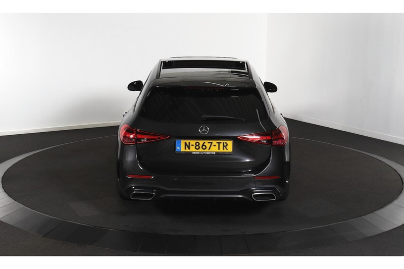 Mercedes-Benz C 200 Launch Edition AMG Line — photo 5
