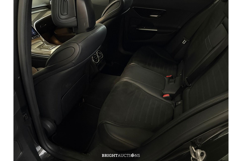 Mercedes-Benz C 200 Launch Edition AMG Line — photo 14