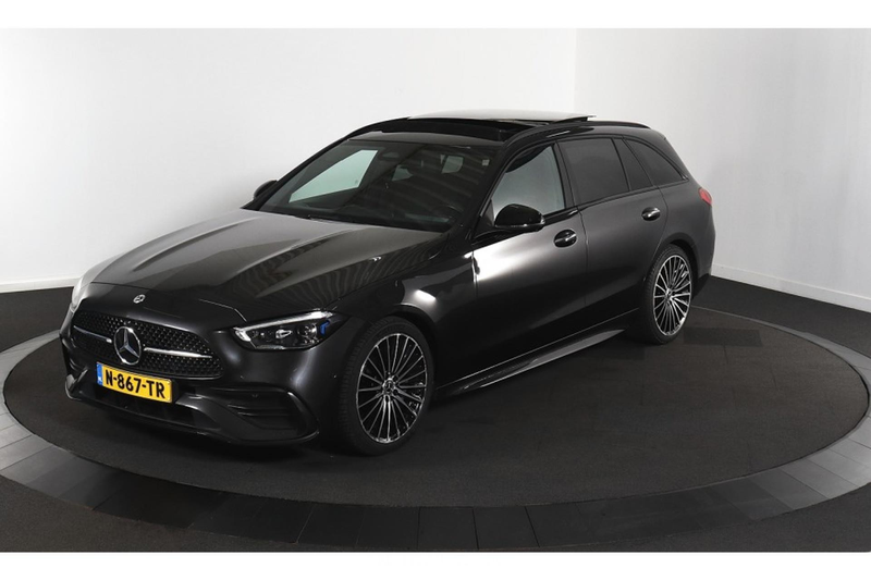 Mercedes-Benz C 200 Launch Edition AMG Line — photo 2