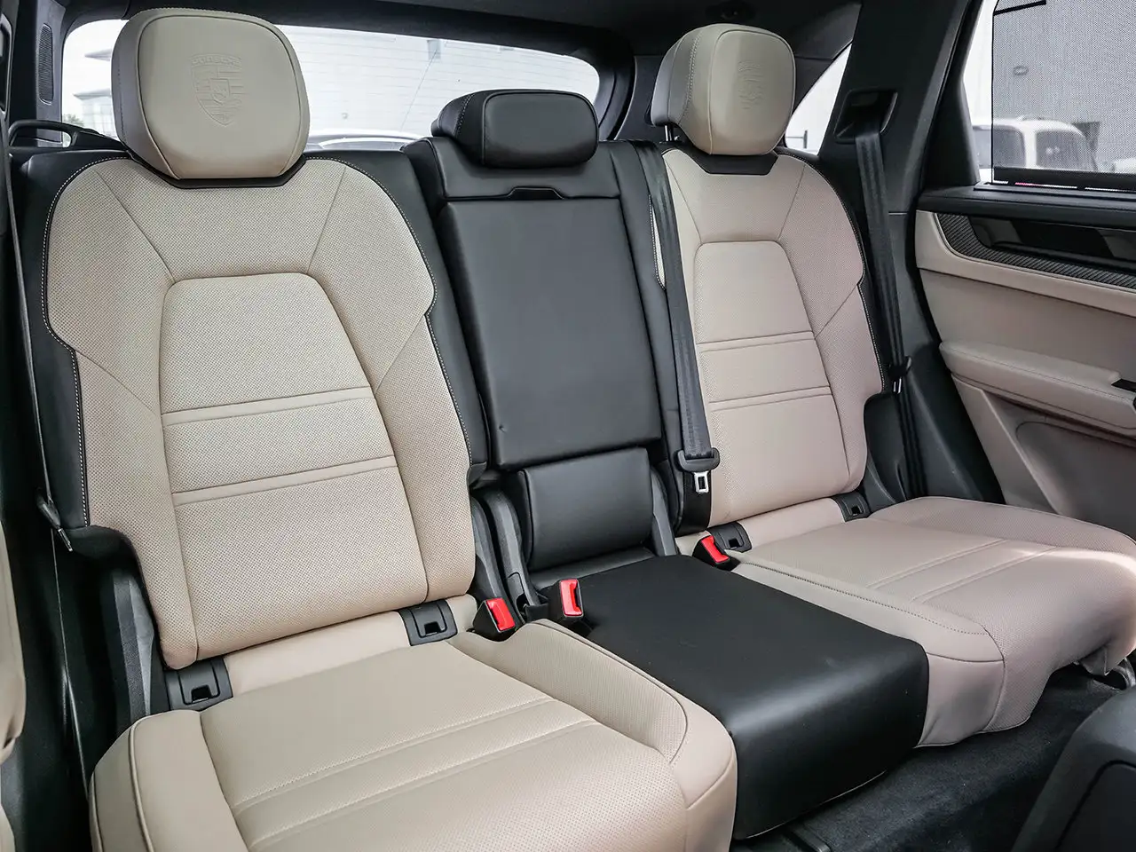 Porsche Cayenne снимка Porsche Cayenne