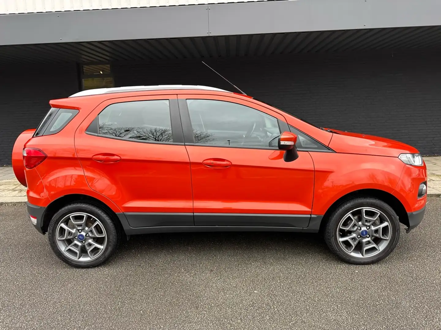 Ford EcoSport 1.0 EcoB. Titanium // Nieuwe distributieriem // Rood - 2