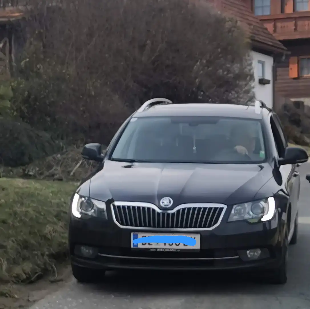 Skoda Superb Superb Combi Elegance 2,0 TDI Green tec DSG Elegance Schwarz - 1