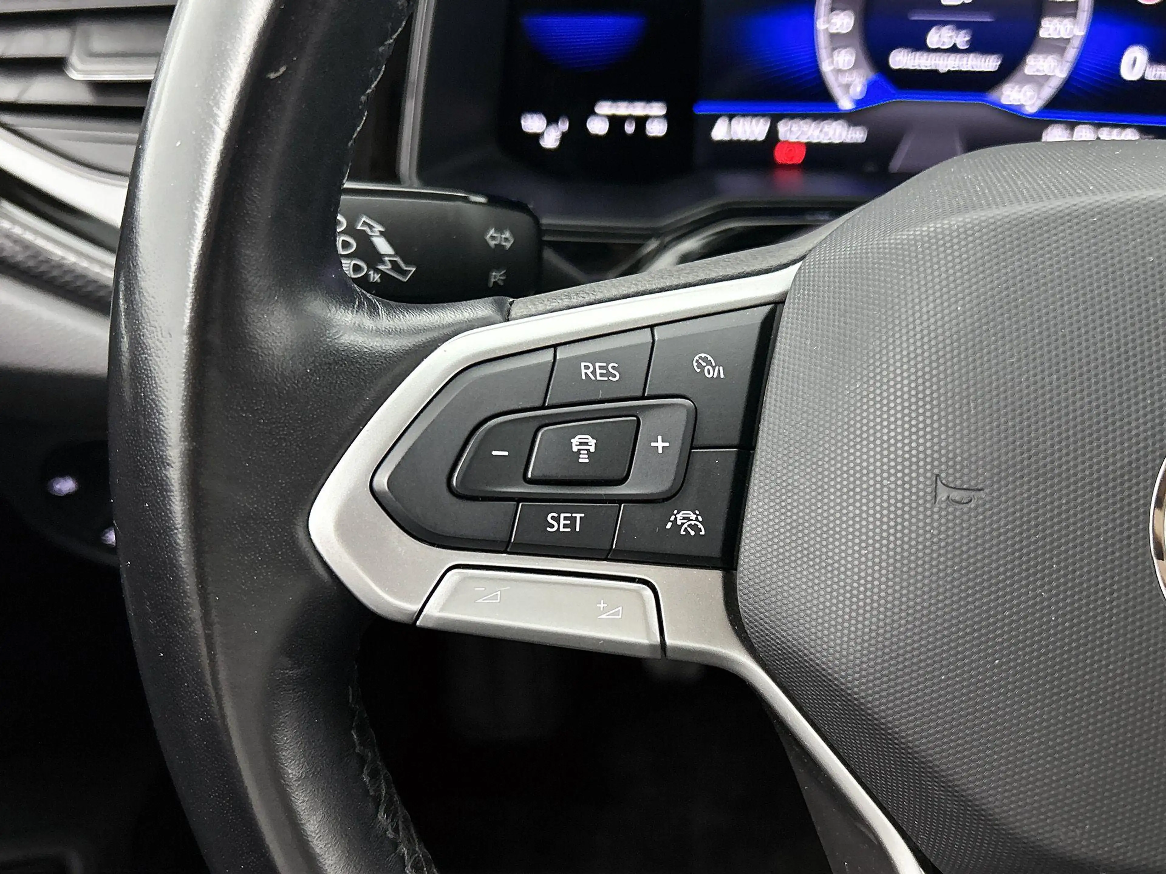 Volkswagen Polo 1.0 TSI Life Business — photo 6