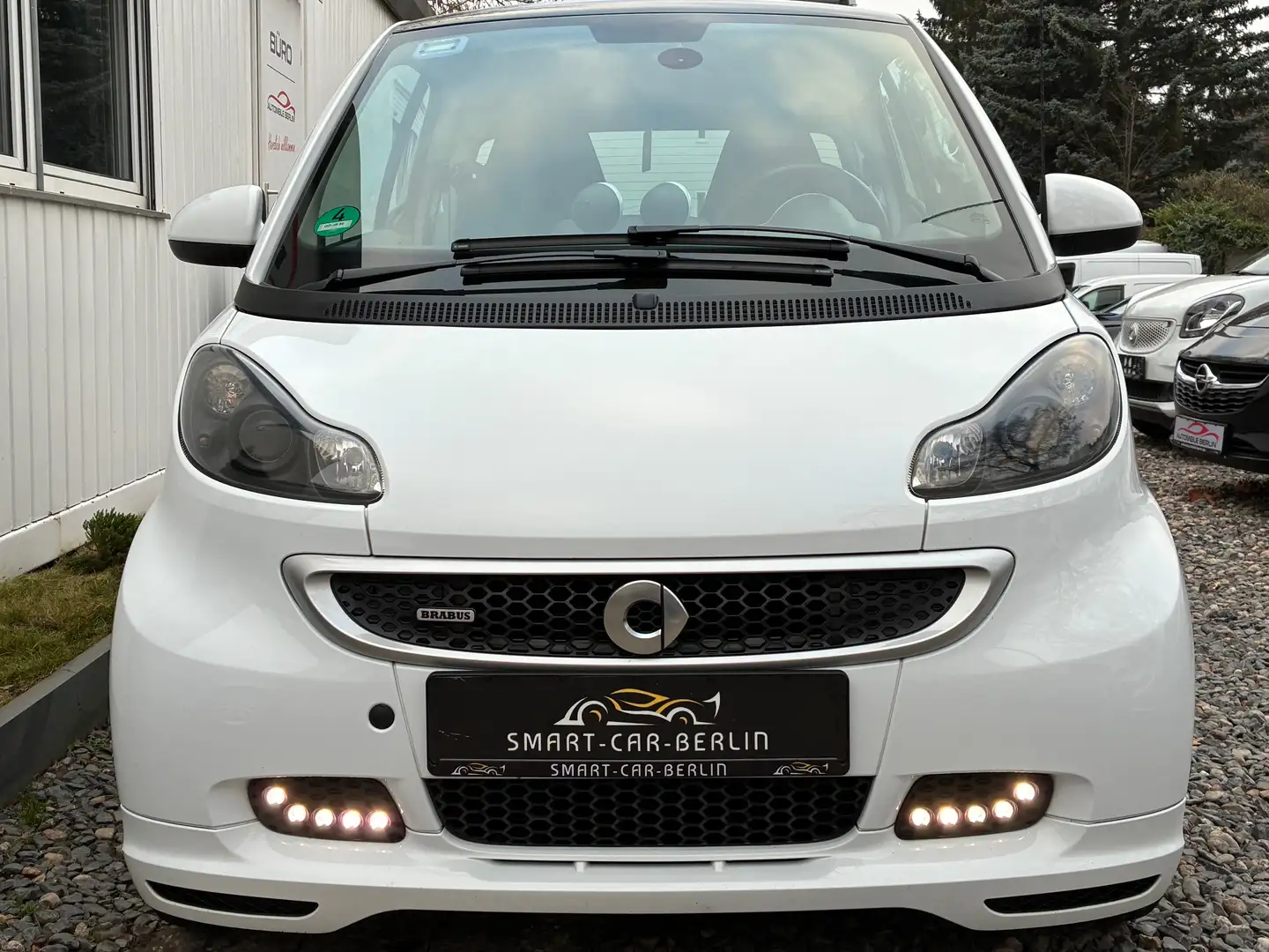smart forTwo smart fortwo coupe coupe softouch BRABUS Xclusive Weiß - 2