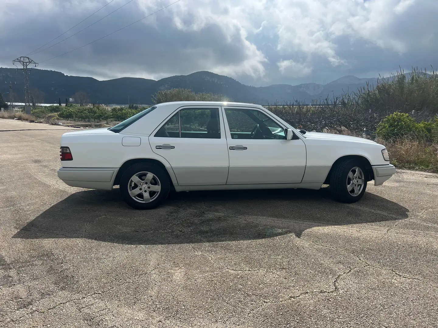 Mercedes-Benz E 200 E 200 Alb - 2