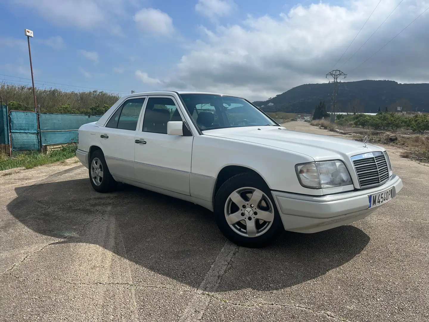 Mercedes-Benz E 200 E 200 Alb - 1