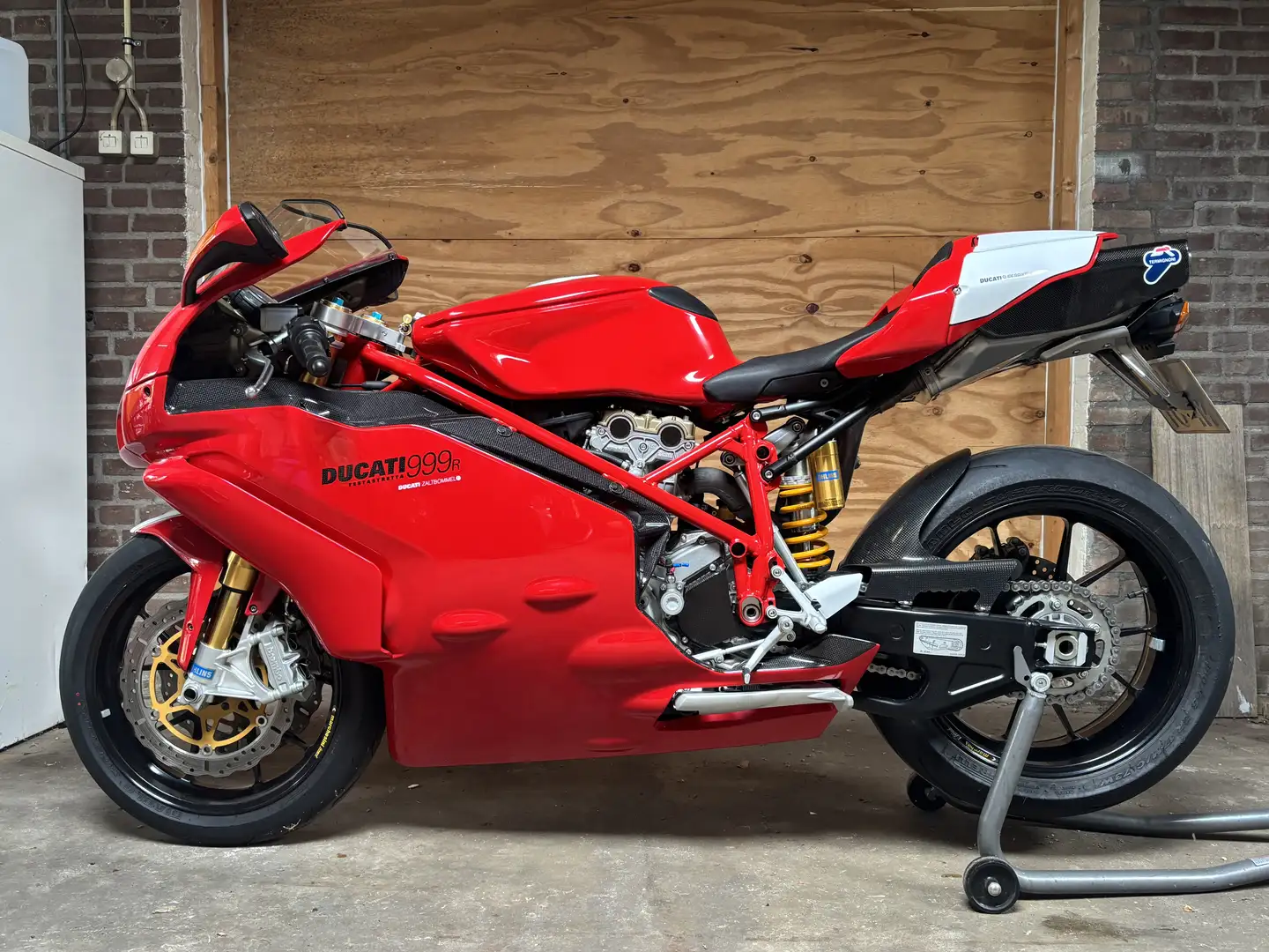 Ducati 999 R #51 - 1