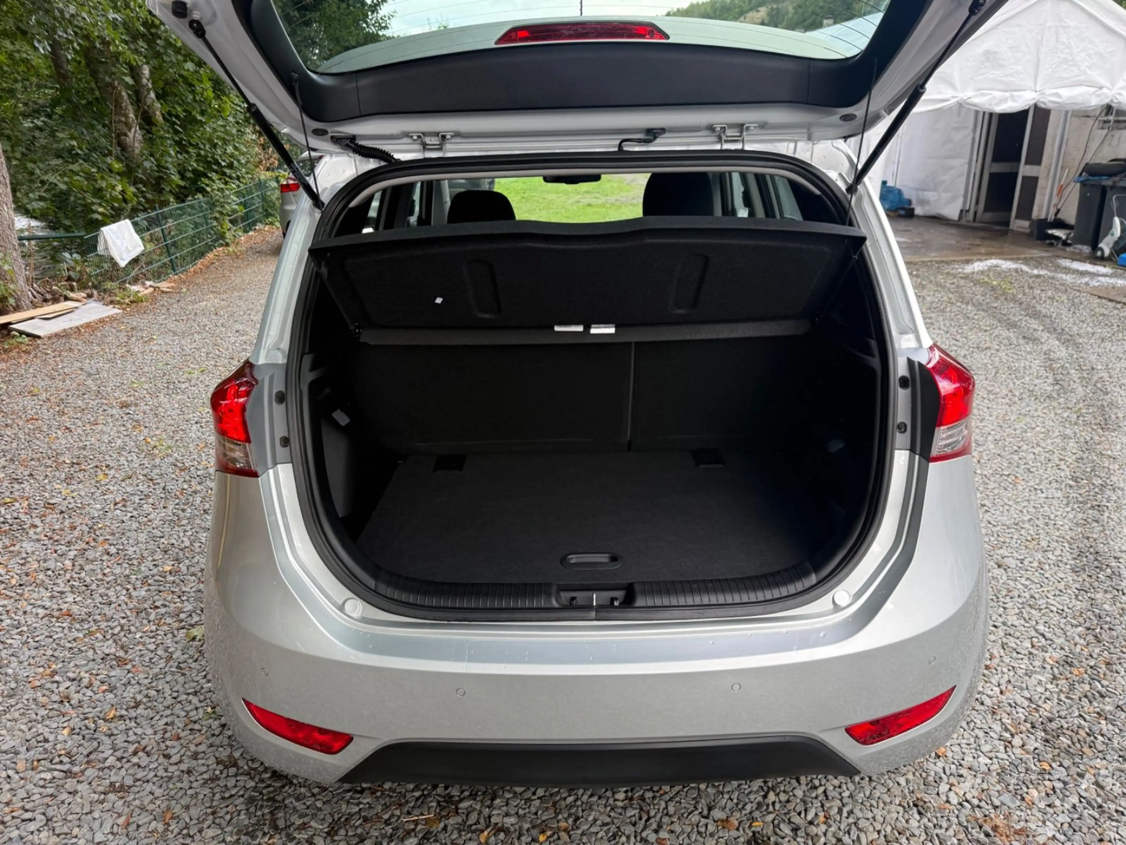 Hyundai iX20 Trend  LPG Gas Automatik Navi Kamera — photo 5