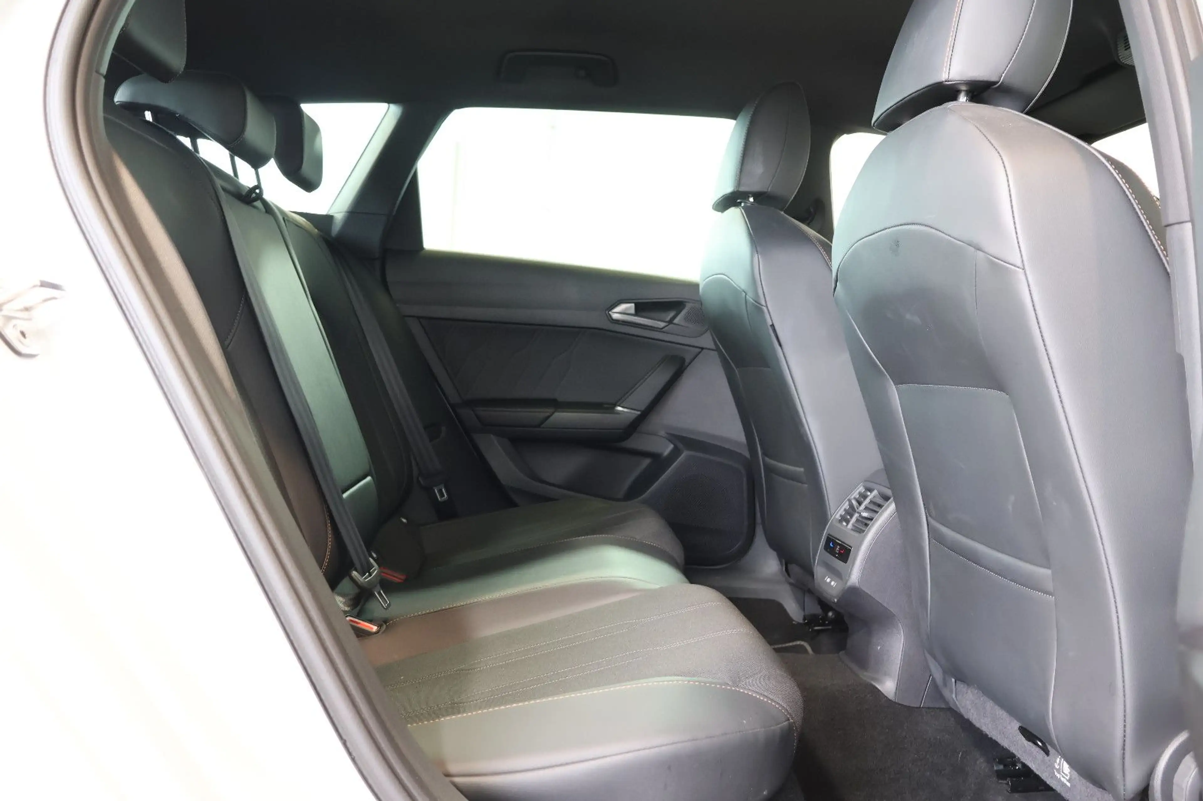 CUPRA Leon ST 1.5 eTSI AID+CARPLAY+ACC+KEY+LED+18" — photo 14