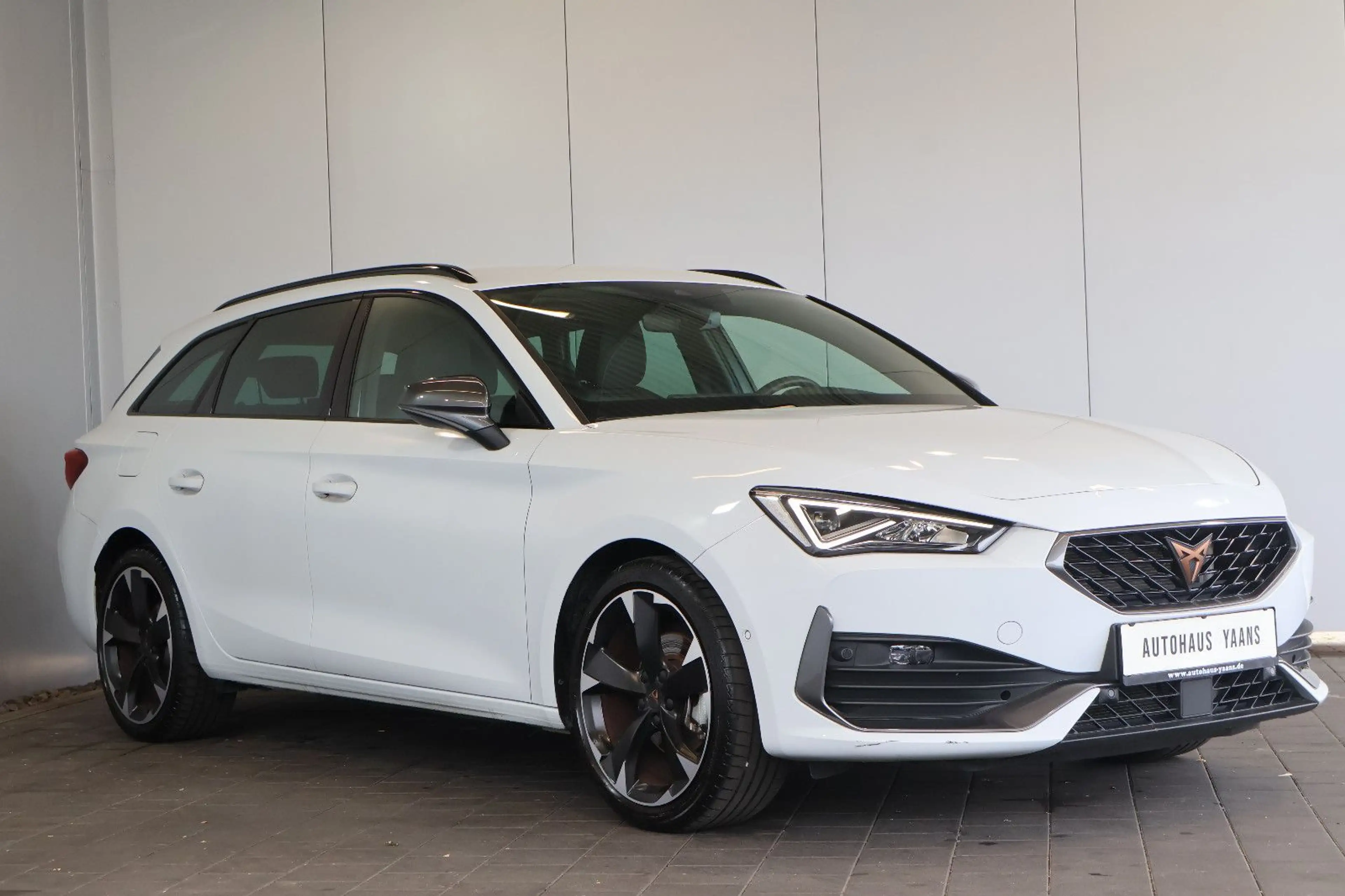 CUPRA Leon ST 1.5 eTSI AID+CARPLAY+ACC+KEY+LED+18" — photo 3