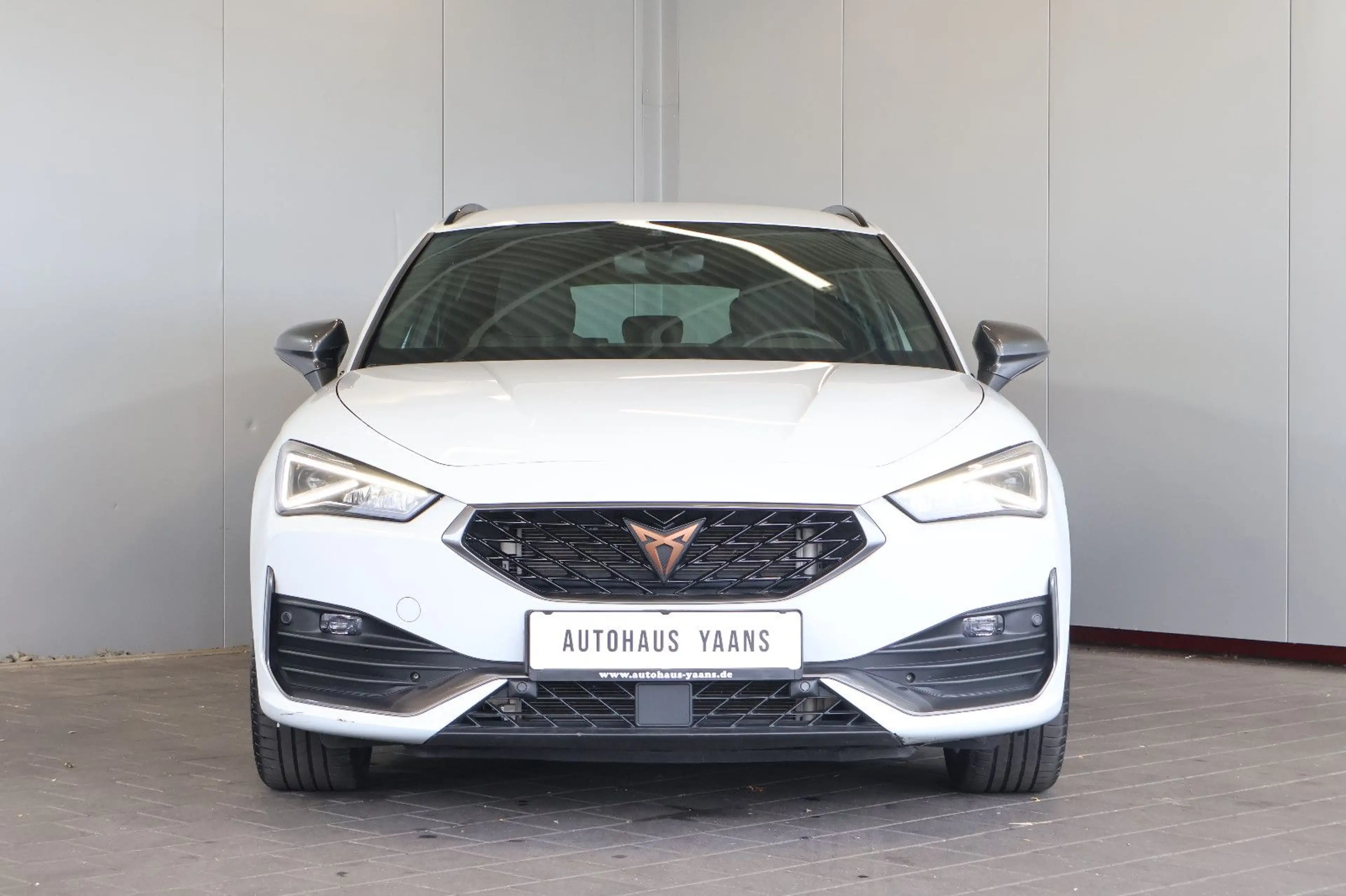 CUPRA Leon ST 1.5 eTSI AID+CARPLAY+ACC+KEY+LED+18" — photo 2