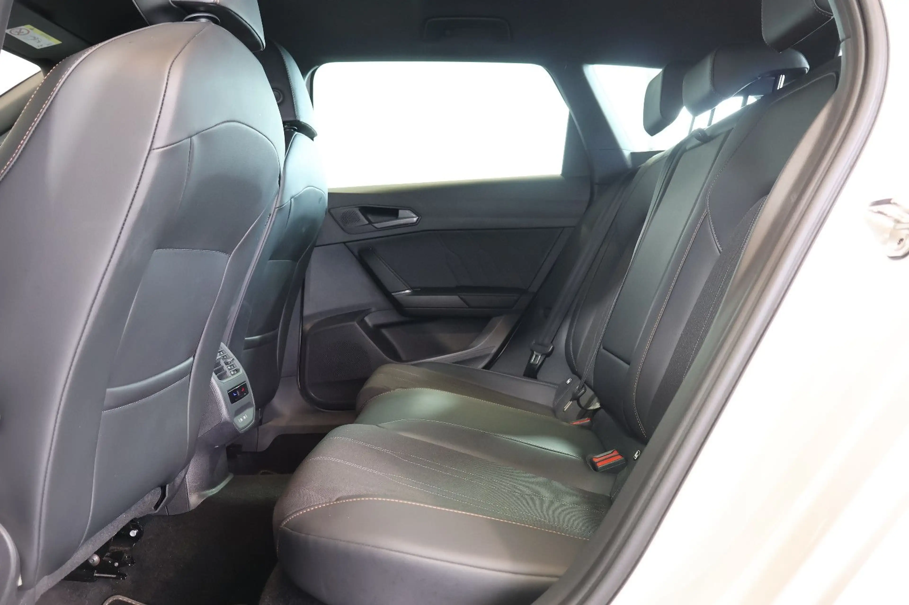 CUPRA Leon ST 1.5 eTSI AID+CARPLAY+ACC+KEY+LED+18" — photo 15
