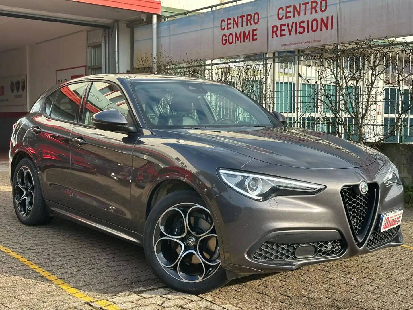 Alfa Romeo Stelvio 2.2 Turbodiesel 210 CV AT8 Q4 Veloce Grijs - 1