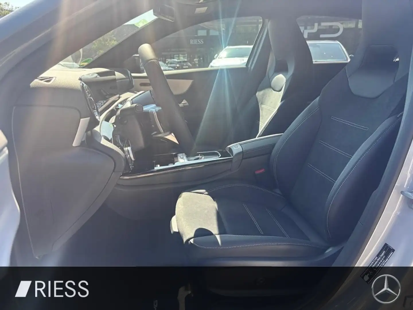 Mercedes-Benz A 250 e EQ AMG+AHK+PANO+MEM+MULTIBEAM+11KW+360°+ Gris - 2