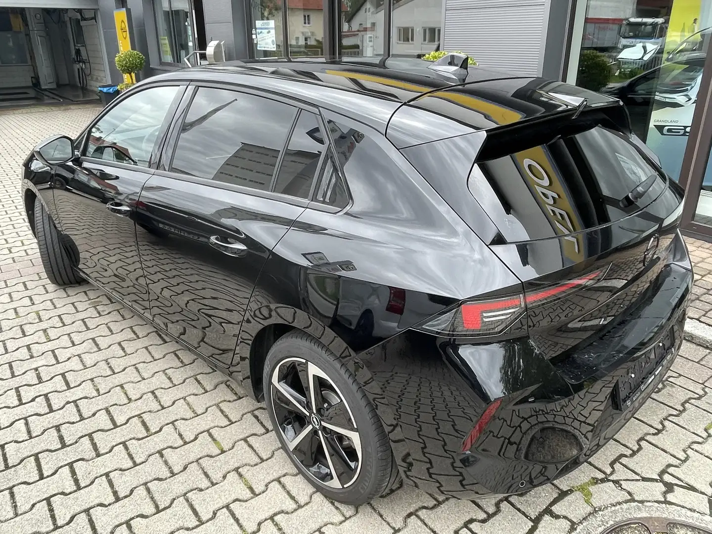 Opel Astra 1.2 Turbo Automatik GS LED SHZ LHZ Schiebedach Schwarz - 2