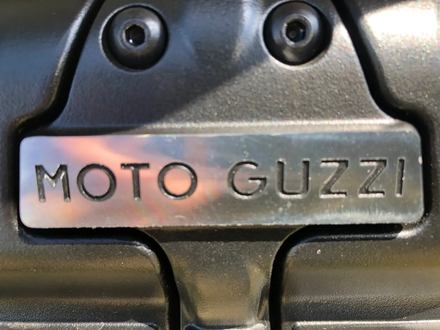 Moto Guzzi V 9 - 2