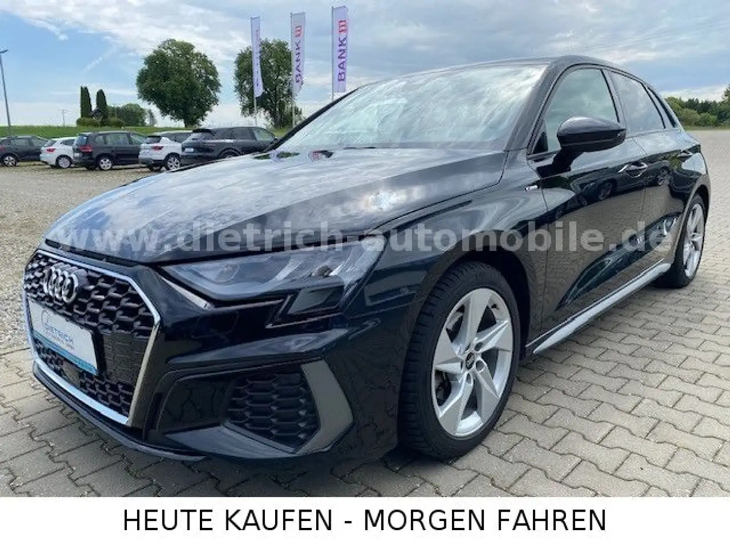 Audi A3 Sportback 30 TFSI S line PDC SHZ ACC ALU Schwarz - 1