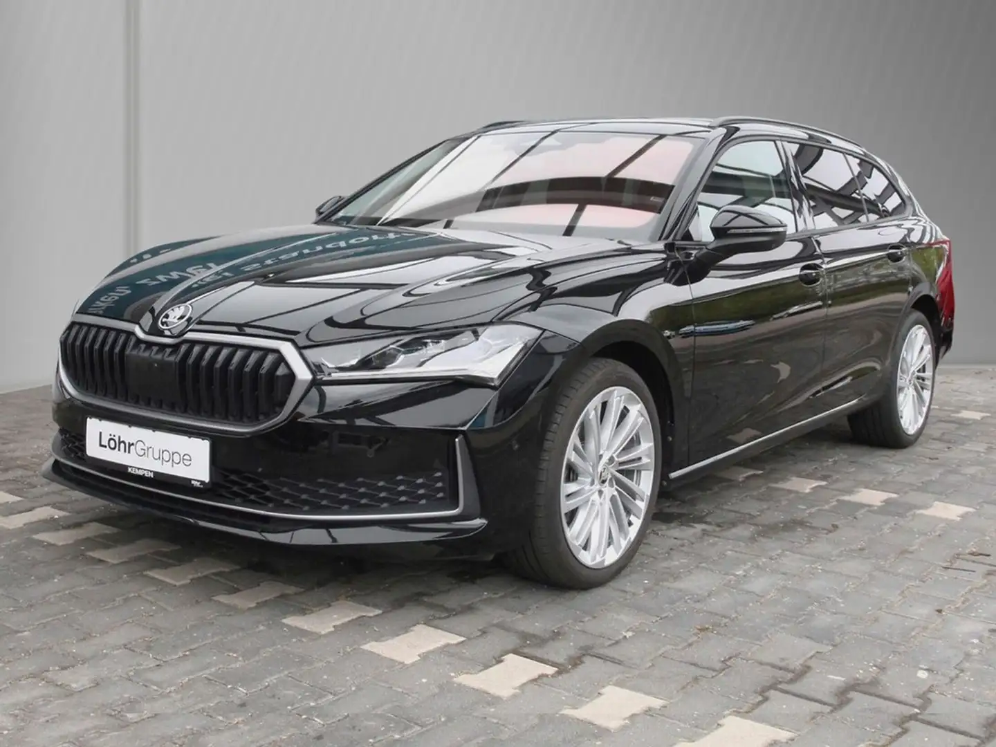 Skoda Superb Combi Selection 2.0 TDI 7-Gang DSG Schwarz - 2