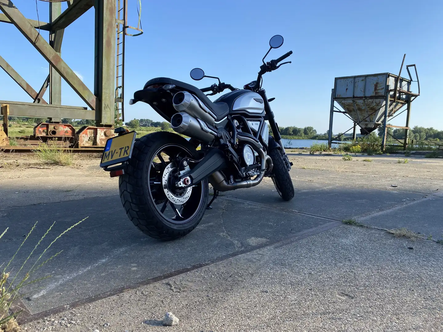 Ducati Scrambler 1100 Dark Pro Zwart - 2