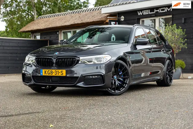 BMW 540 5-serie Touring 540i xDrive M-Sport I Bowers & Wil