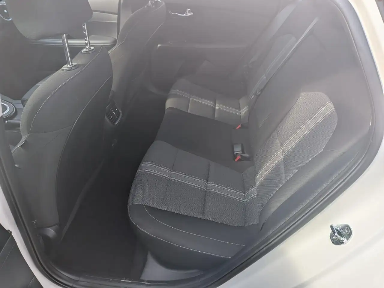 Kia Forte снимка Kia Forte