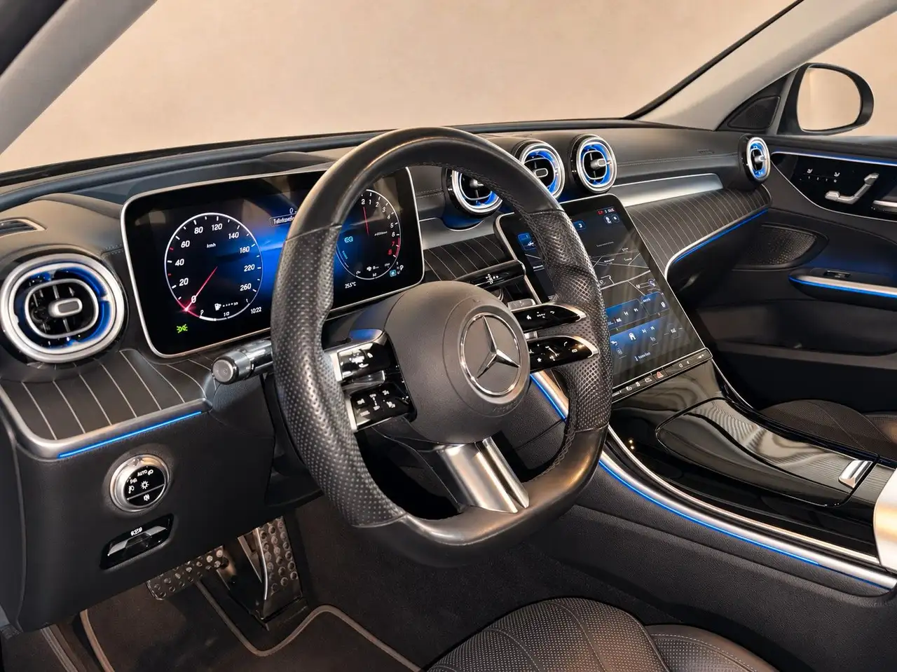 2022 Mercedes-Benz C 300 e AMG Line Night HUD 360° Leder DC, photograph 9