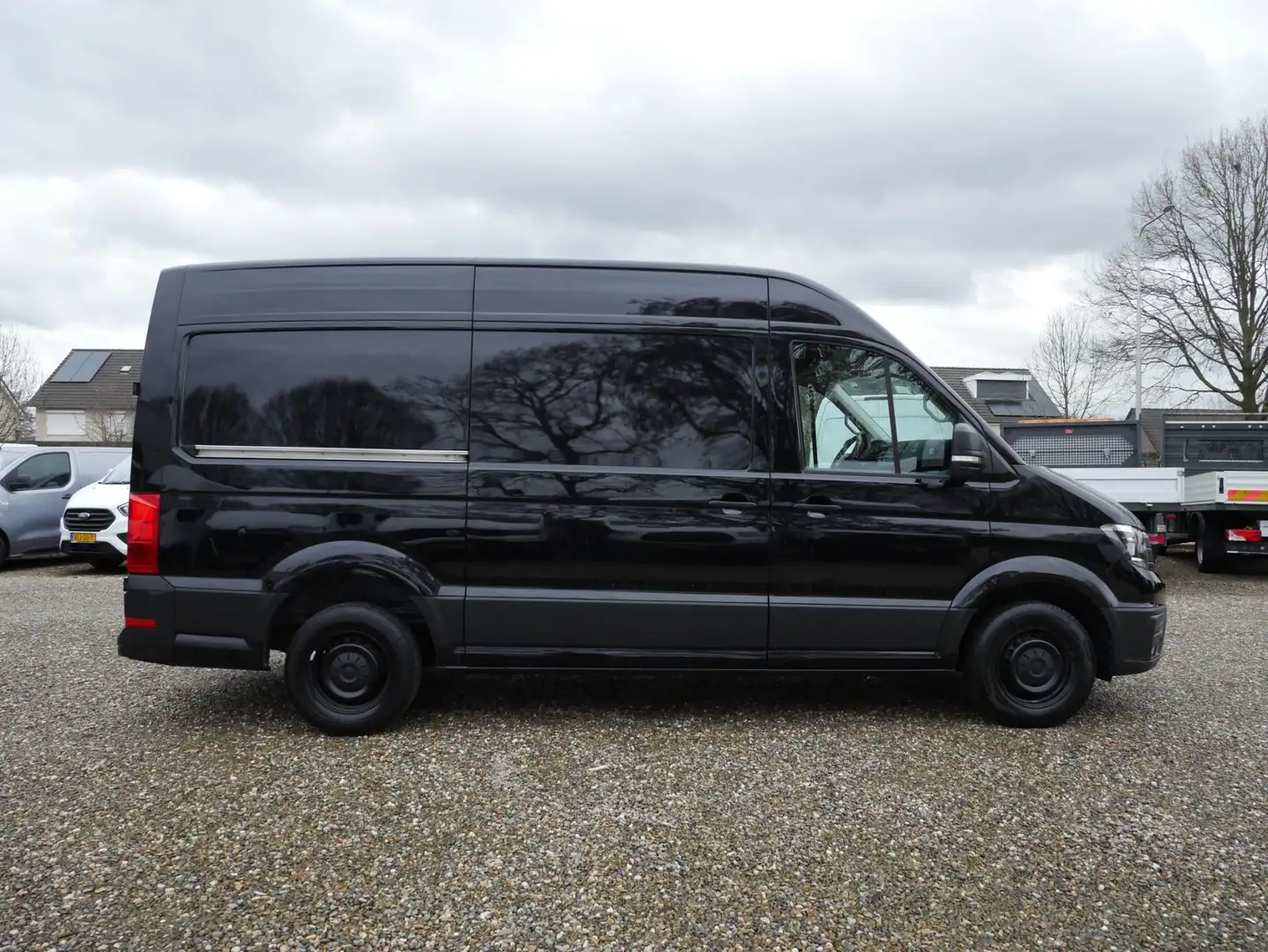 Volkswagen Crafter 2.0 TDI 140PK, L3H3, Airco Schwarz - 2