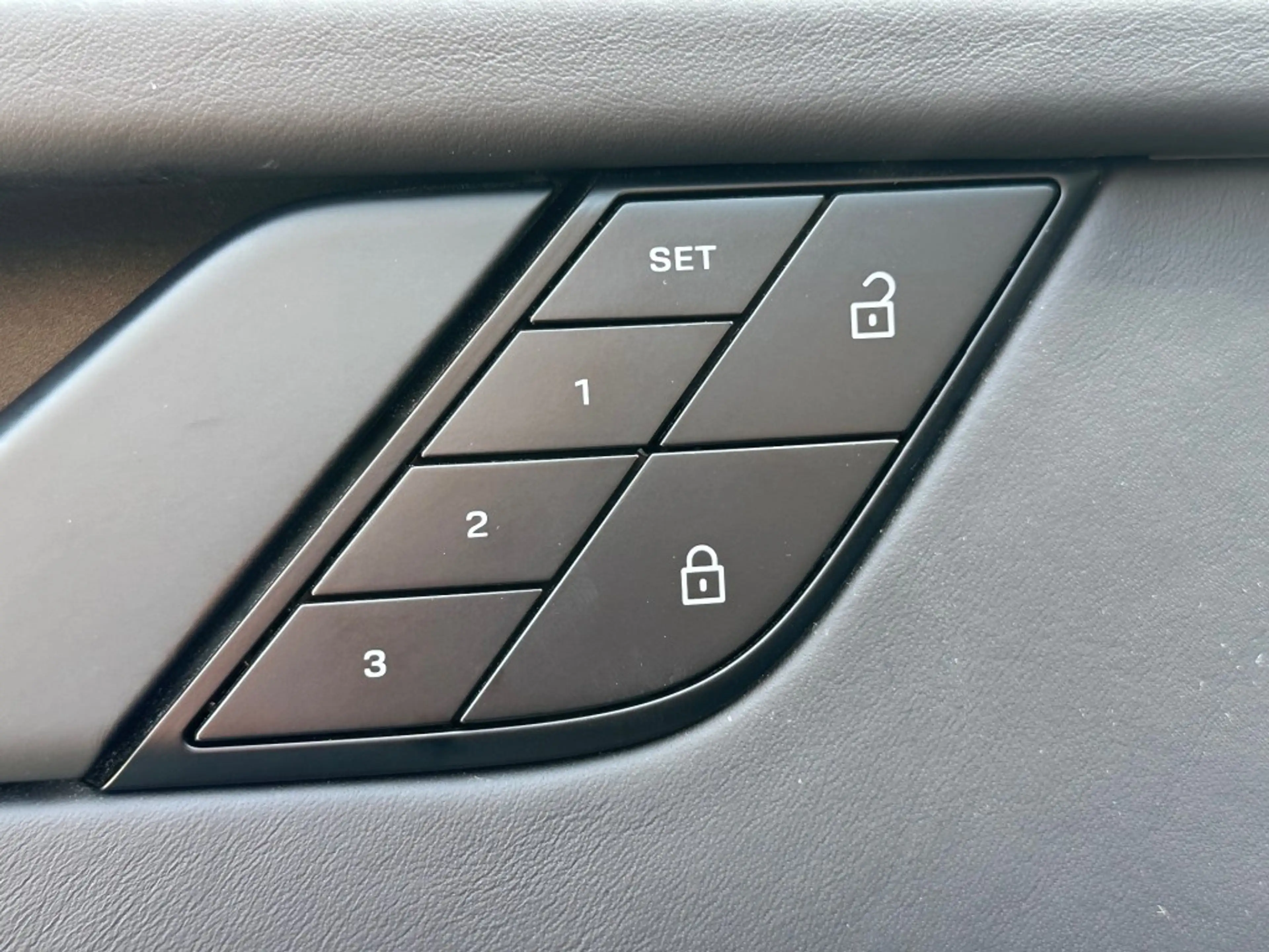 Porsche 992 3.0 TARGA 4 GTS Automaat Navi — photo 35