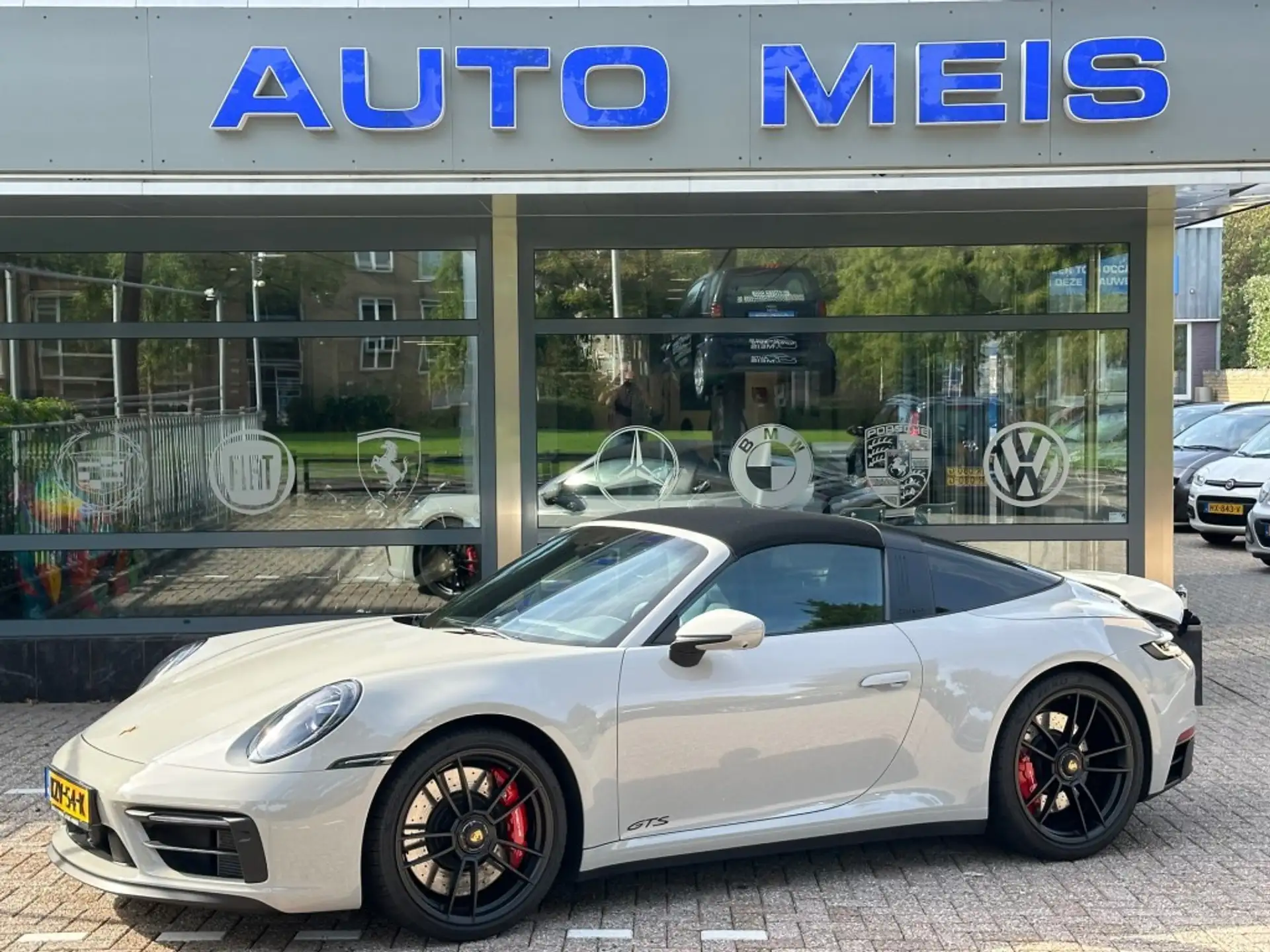 포르쉐 911 Targa 4 GTS 2024 화이트 사진 2