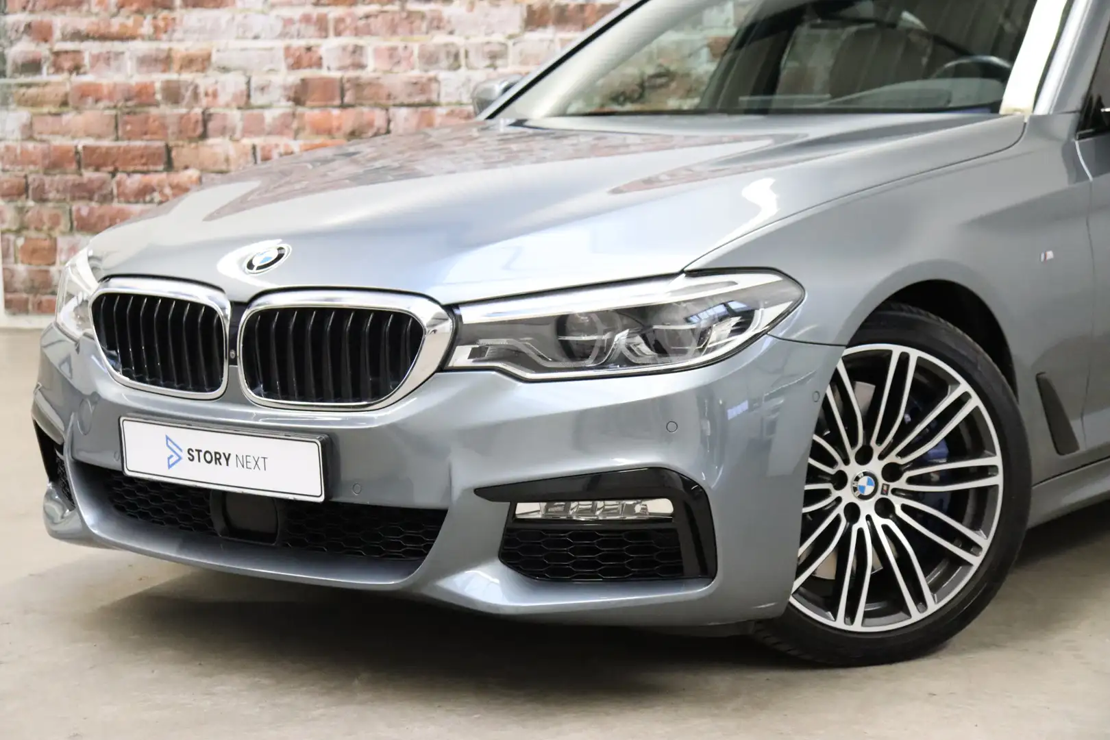 BMW 540 5 Serie Sedan 540i xDrive High Executive M Sport P Gris - 2
