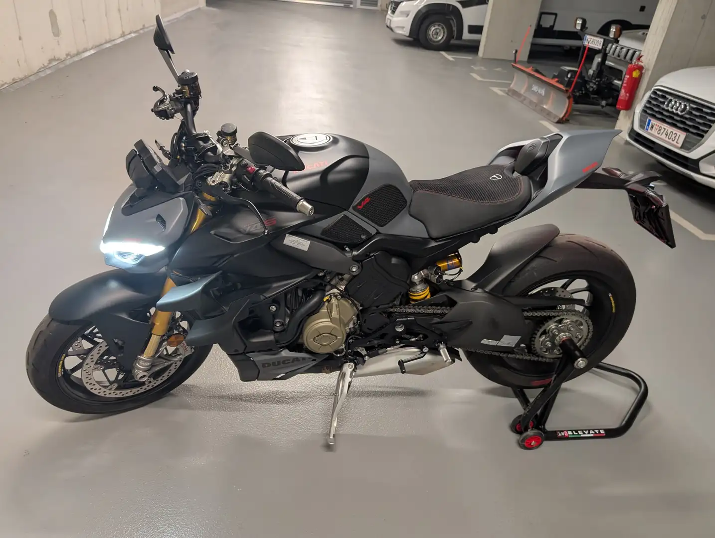Ducati Streetfighter v4s Modell 2024 Schwarz - 1