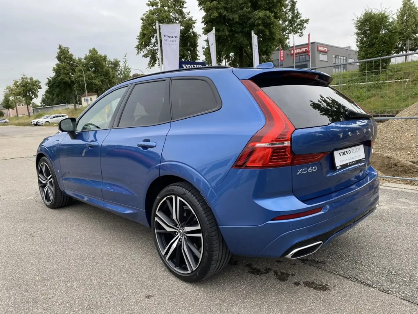 Volvo XC60 R Design Recharge Plug-In Hybrid AWD T6 Twin Engin Blau - 2