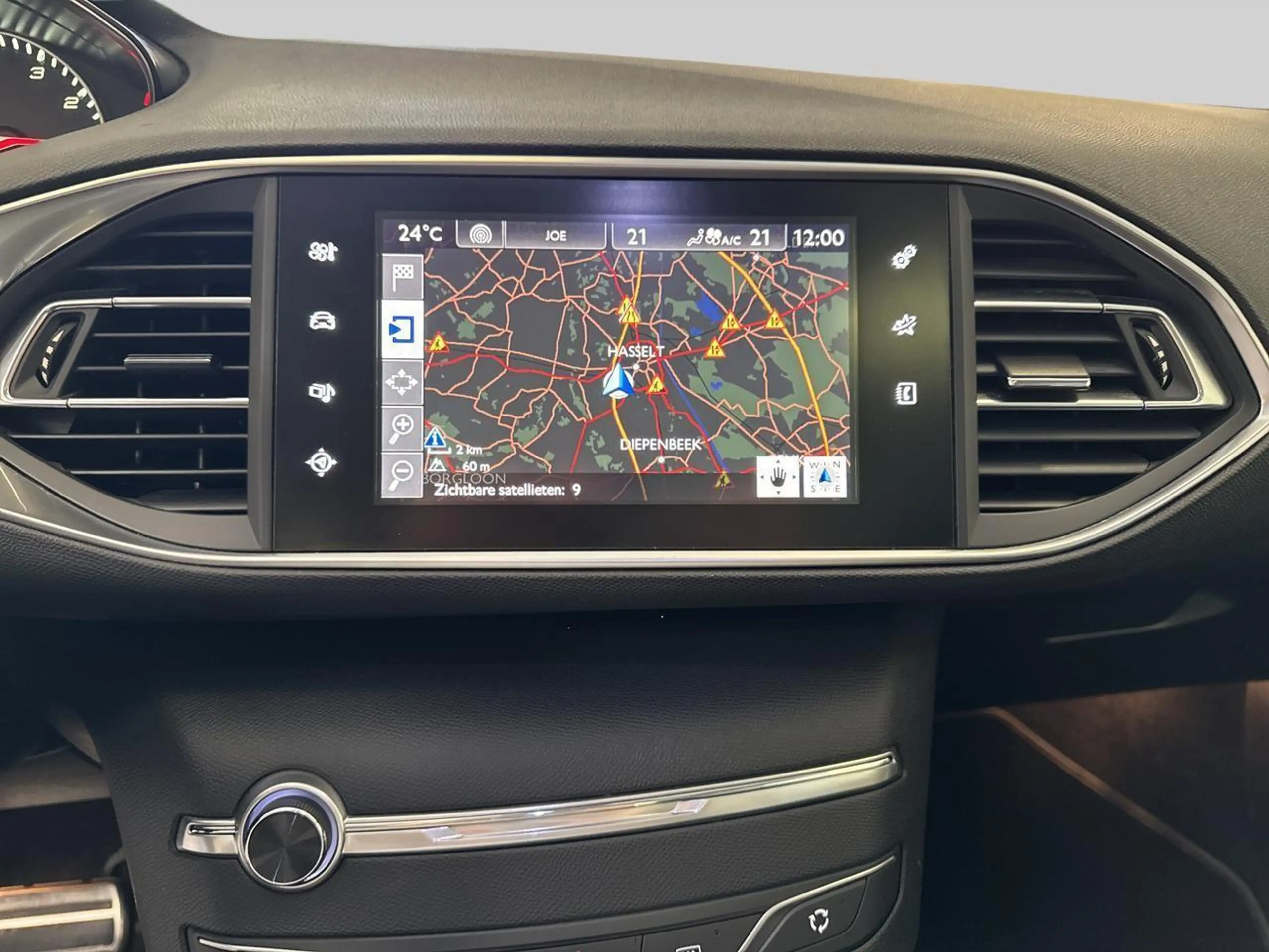 Peugeot 308 SW 1.2 PureTech 96kW s/s Aut. Allure — photo 5