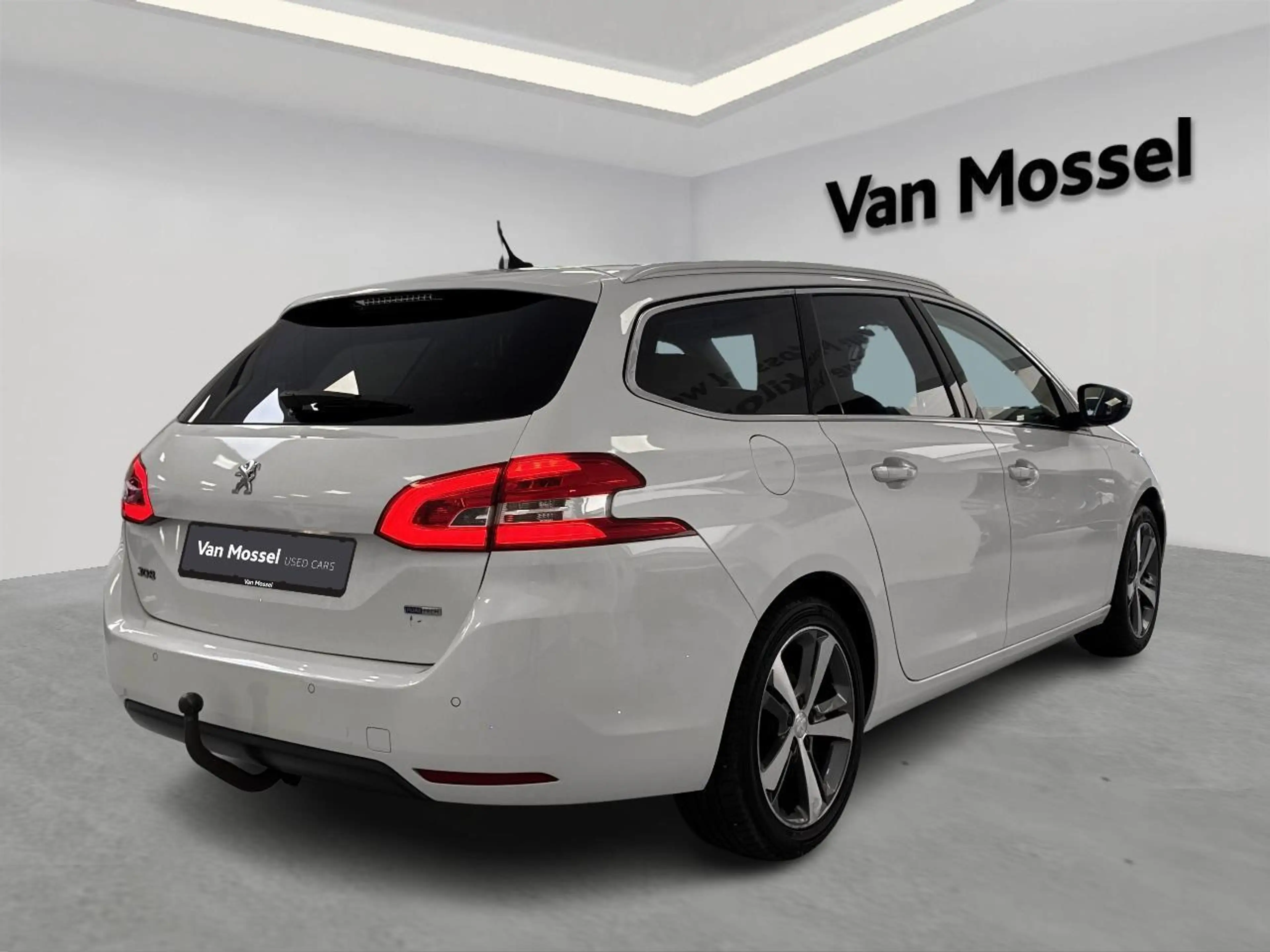 Peugeot 308 SW 1.2 PureTech 96kW s/s Aut. Allure — photo 2