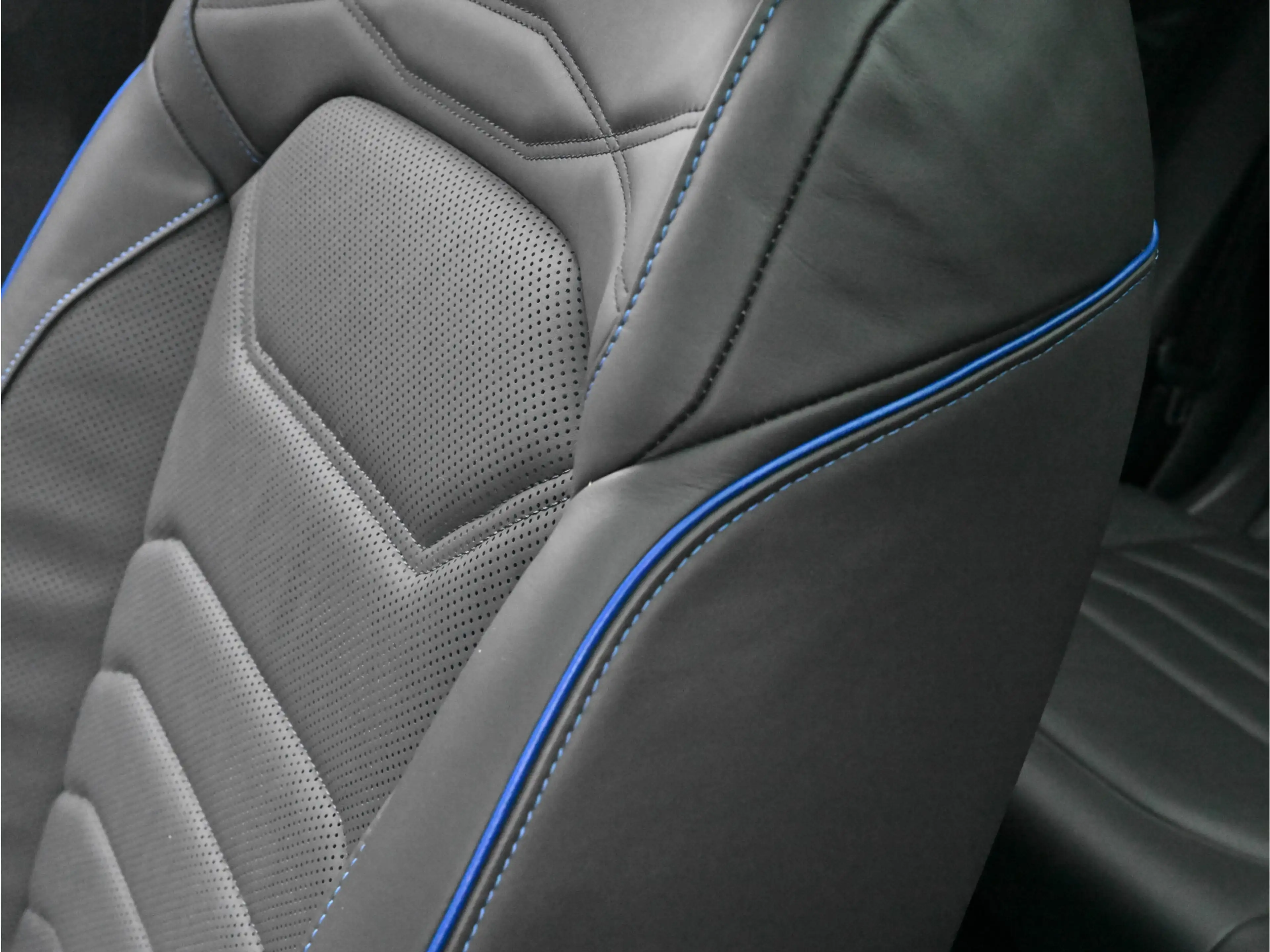 Volkswagen Touareg 3.0 TSi eHybrid 4MOTION R Pano Lucht Leder-Belucht — photo 35