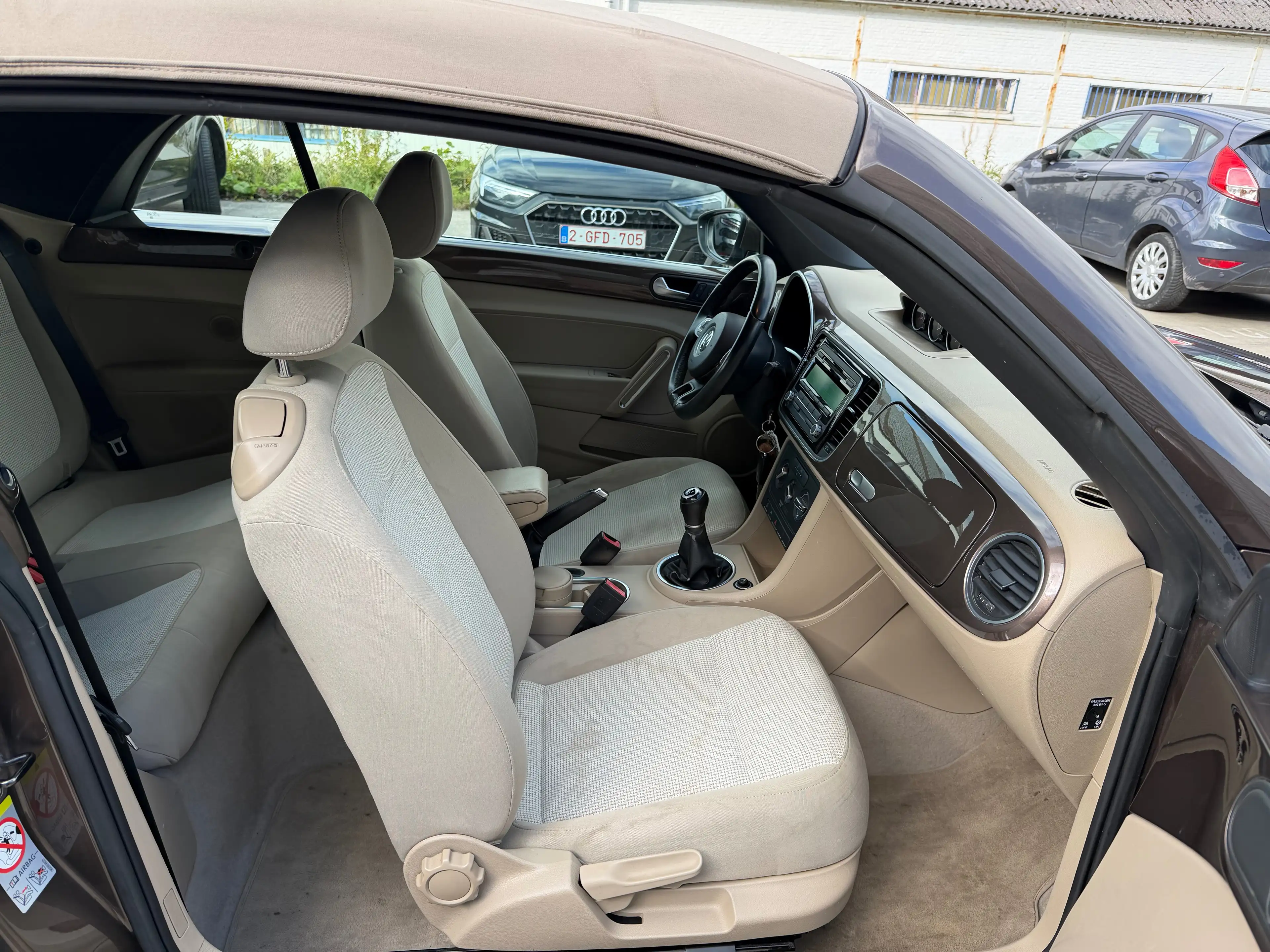 Volkswagen Beetle Beetle Cabriolet 1.2 TSI Design BMT — photo 8