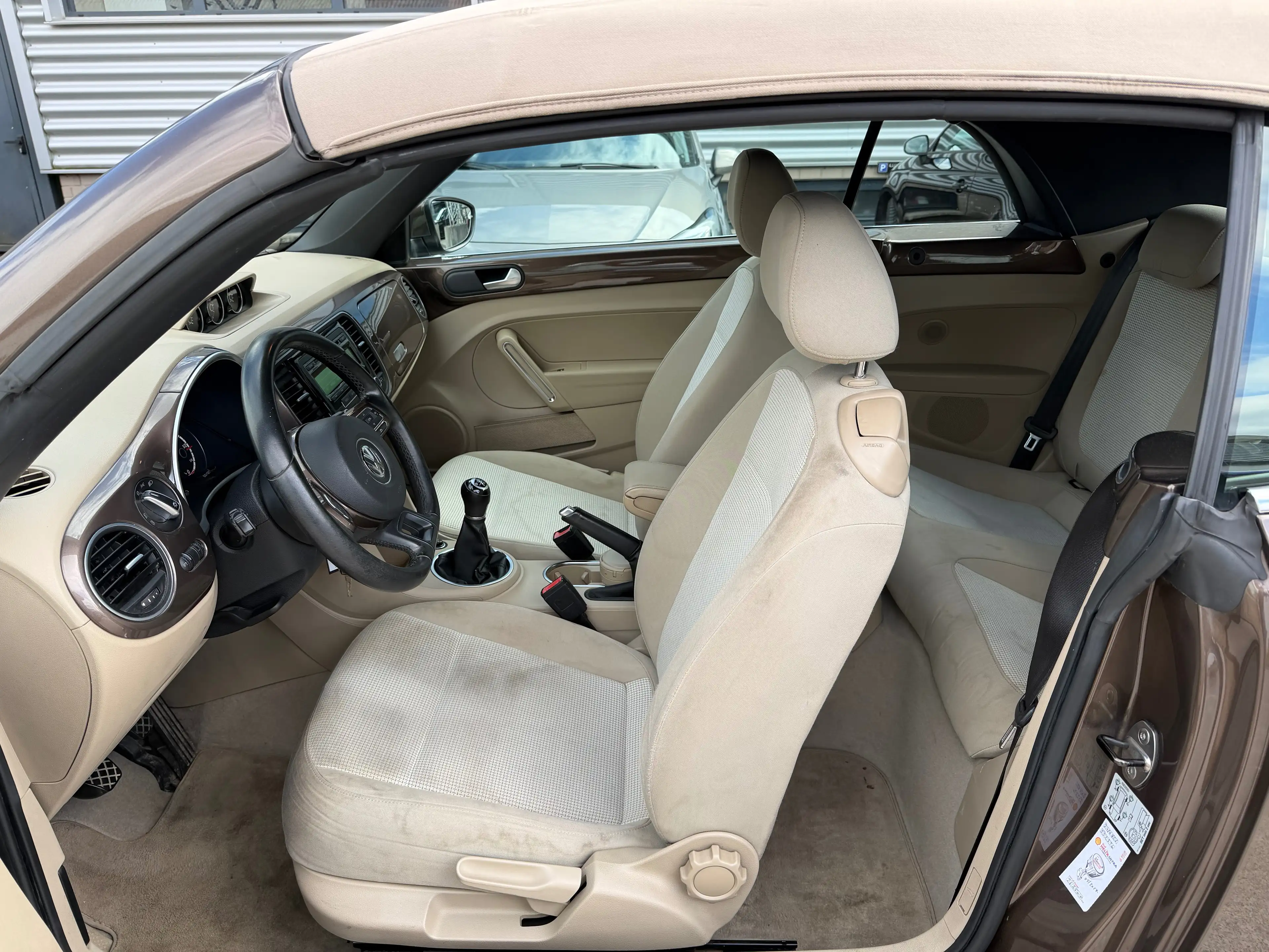 Volkswagen Beetle Beetle Cabriolet 1.2 TSI Design BMT — photo 7