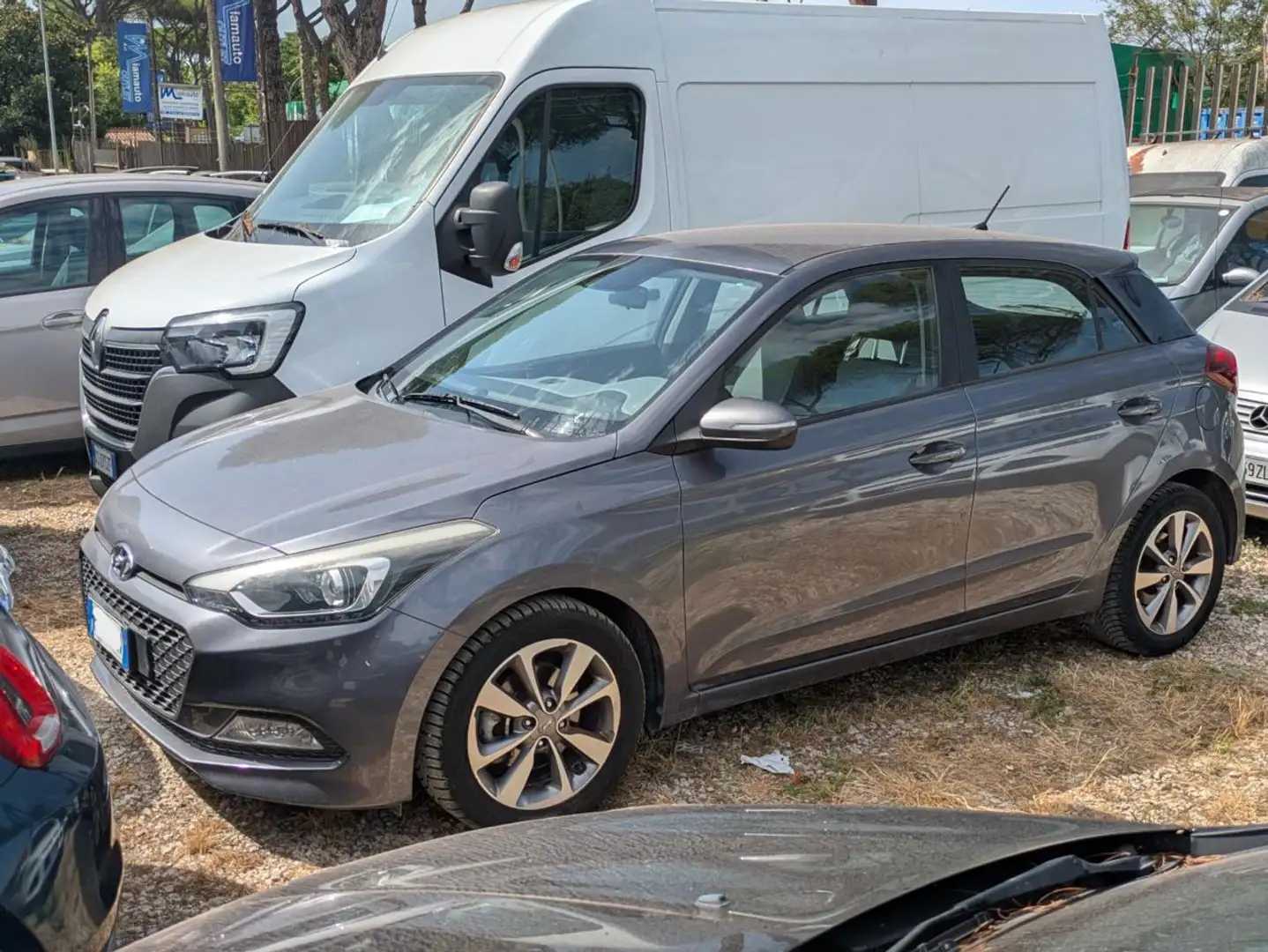 Hyundai i20 1.1cc 75cv LANE ASSIST CRUISE CONTROL CERCHI Grigio - 1