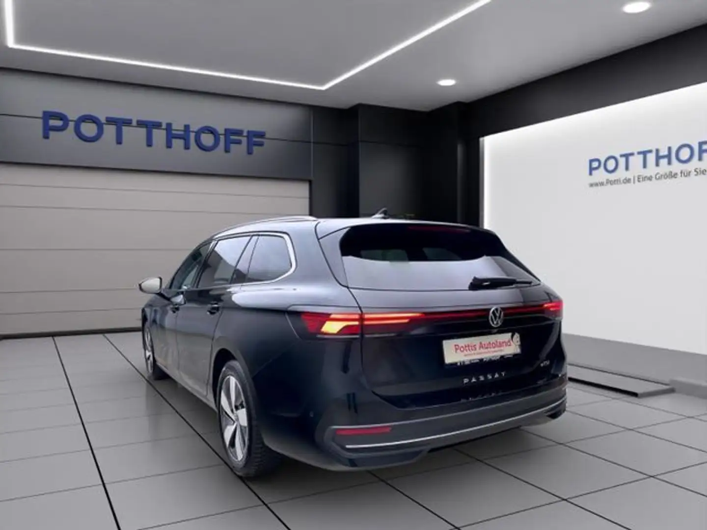 Volkswagen Passat Variant 1.5 eTSI DSG BUSINESS NAVI KAMERA Schwarz - 2
