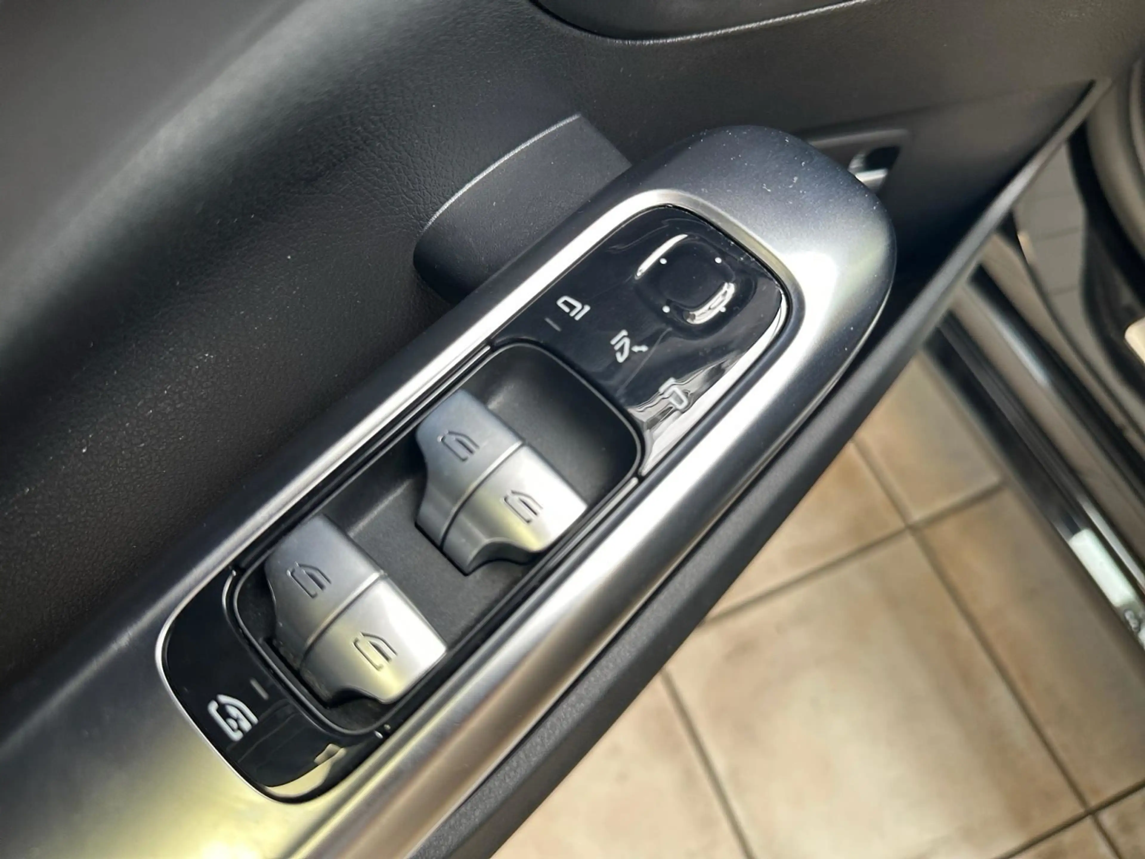 Mercedes-Benz C 300 e T Avantgarde*9G*LED*NAVI*KAM*DISTR*WIDE — photo 24