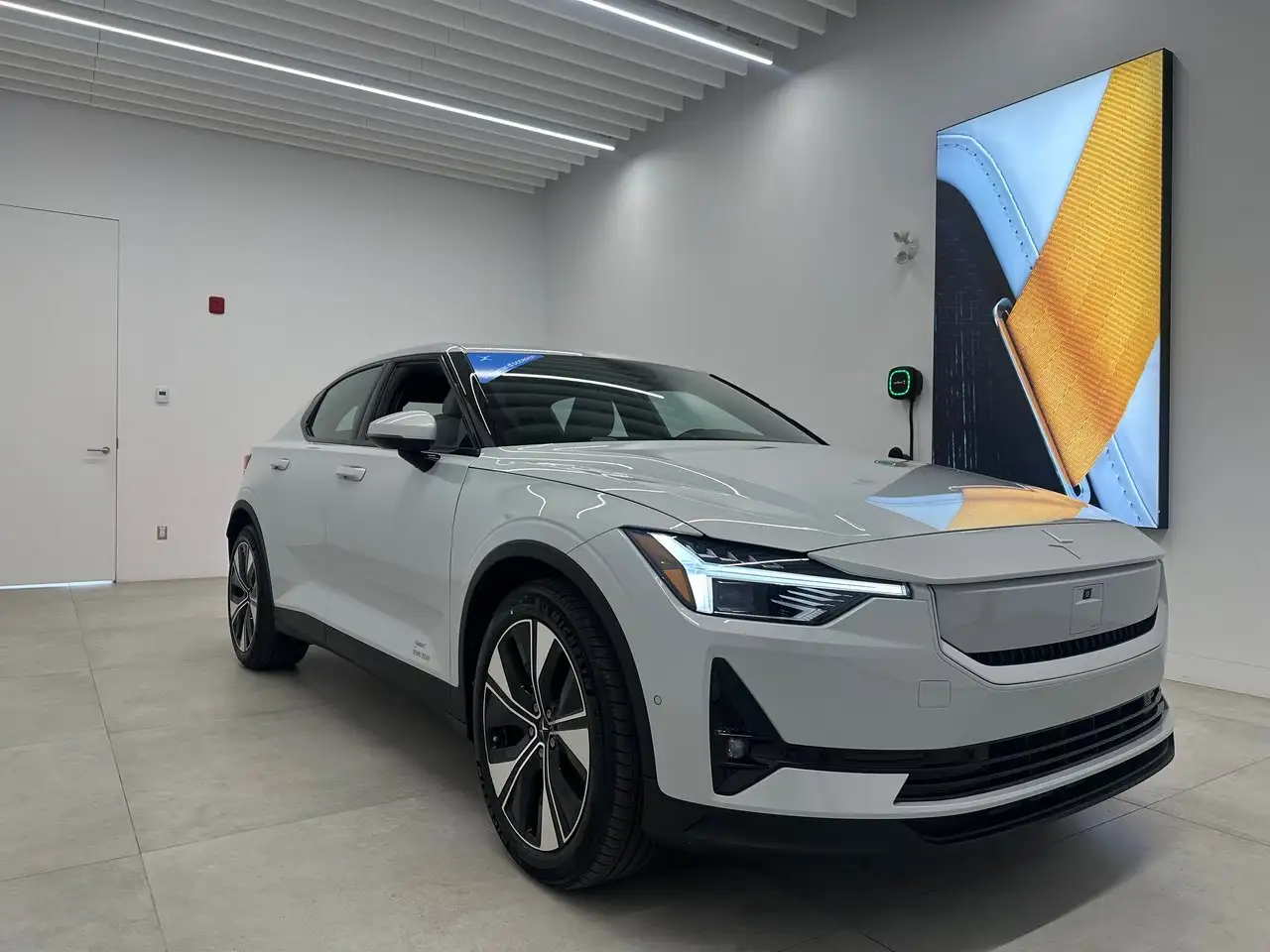 Polestar 2 снимка Polestar 2